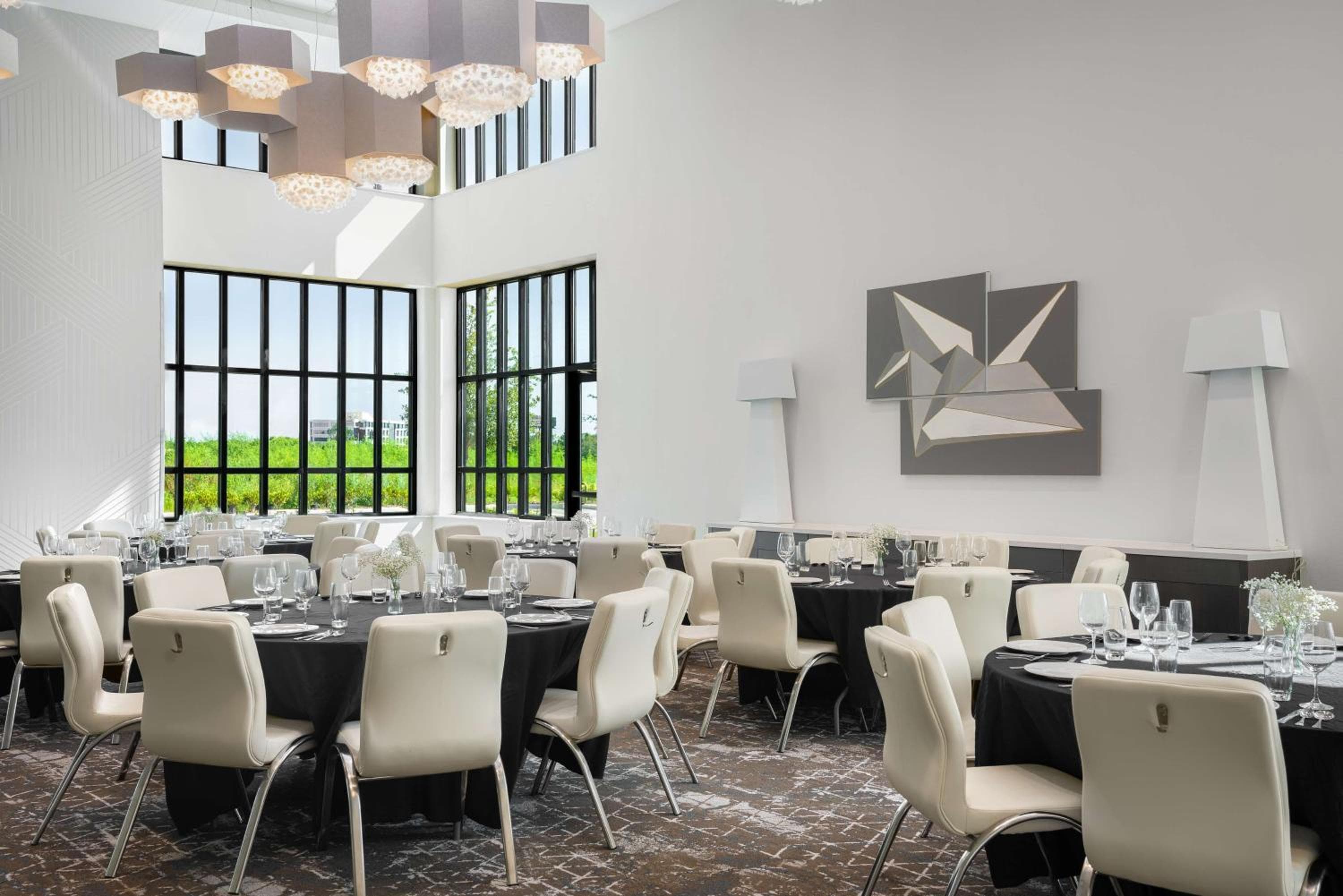Hilton Garden Inn Orlando I-4 Millenia Blvd Mall — 3