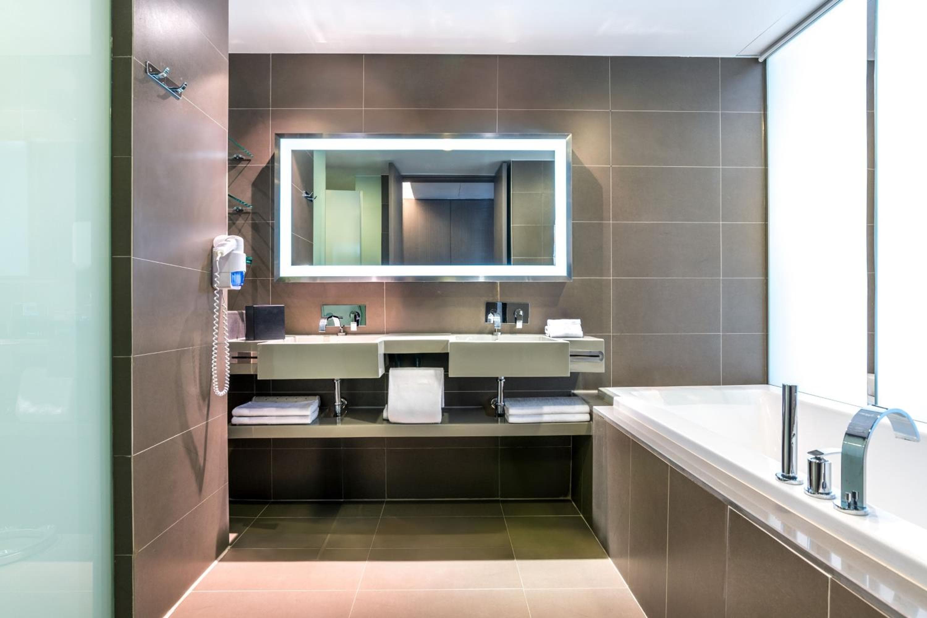Four Points by Sheraton Bangkok Ploenchit — 18