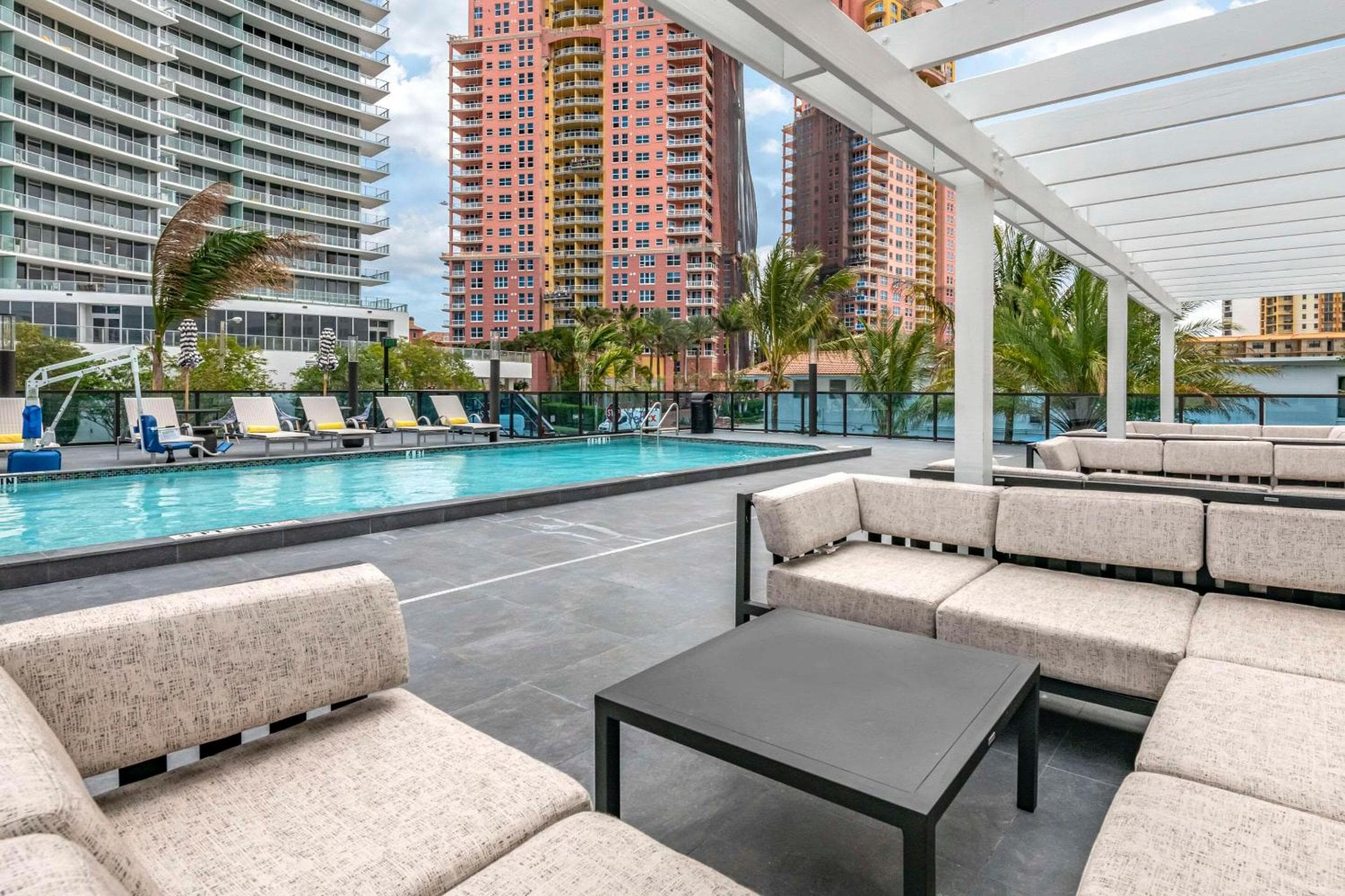 Cambria Hotel Fort Lauderdale Beach — 18
