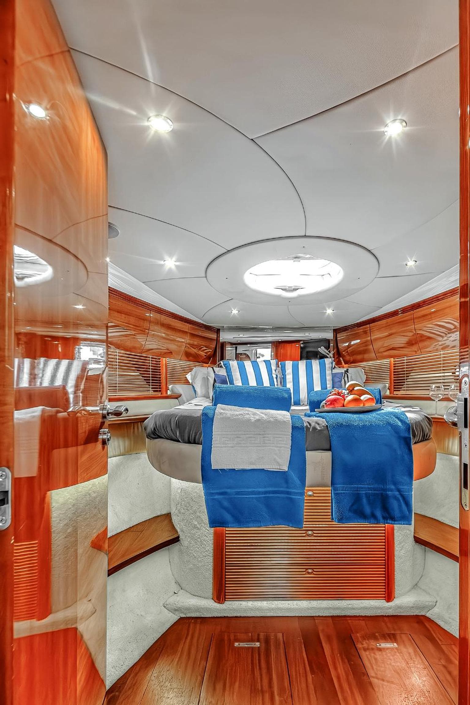 Luxury Yacht Santa Cruz de Tenerife — 5