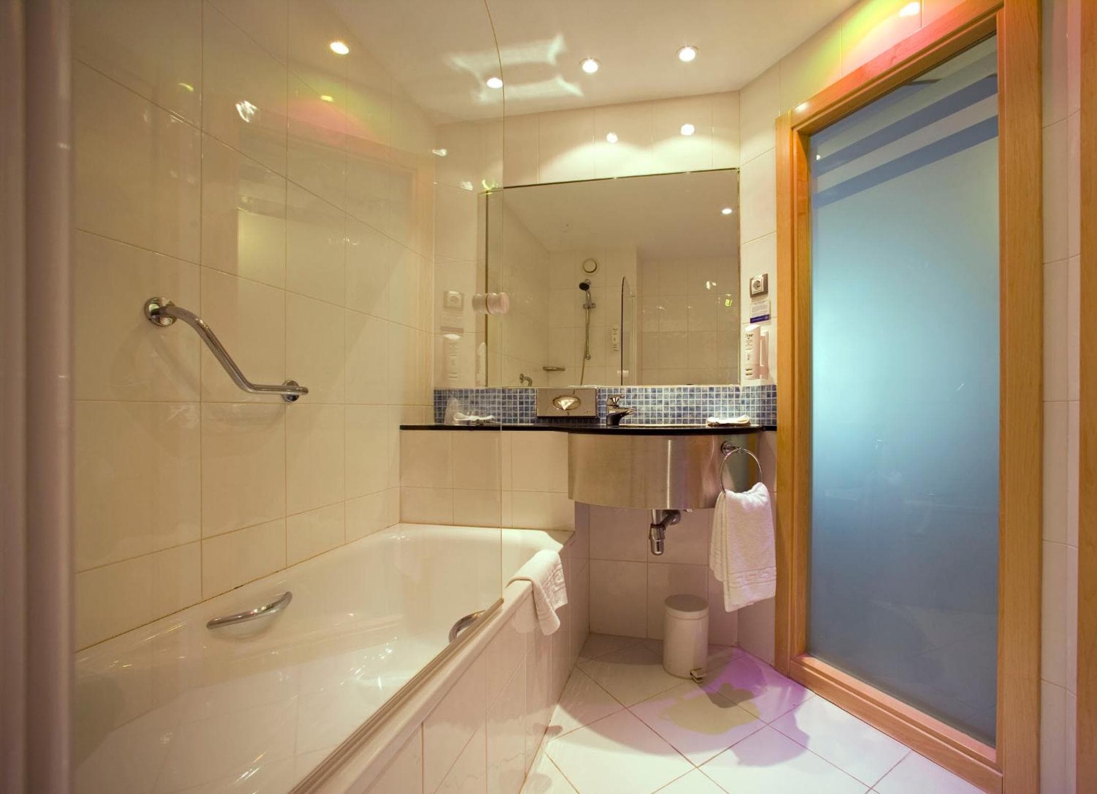 Holiday Inn Express Málaga Airport by IHG — 8