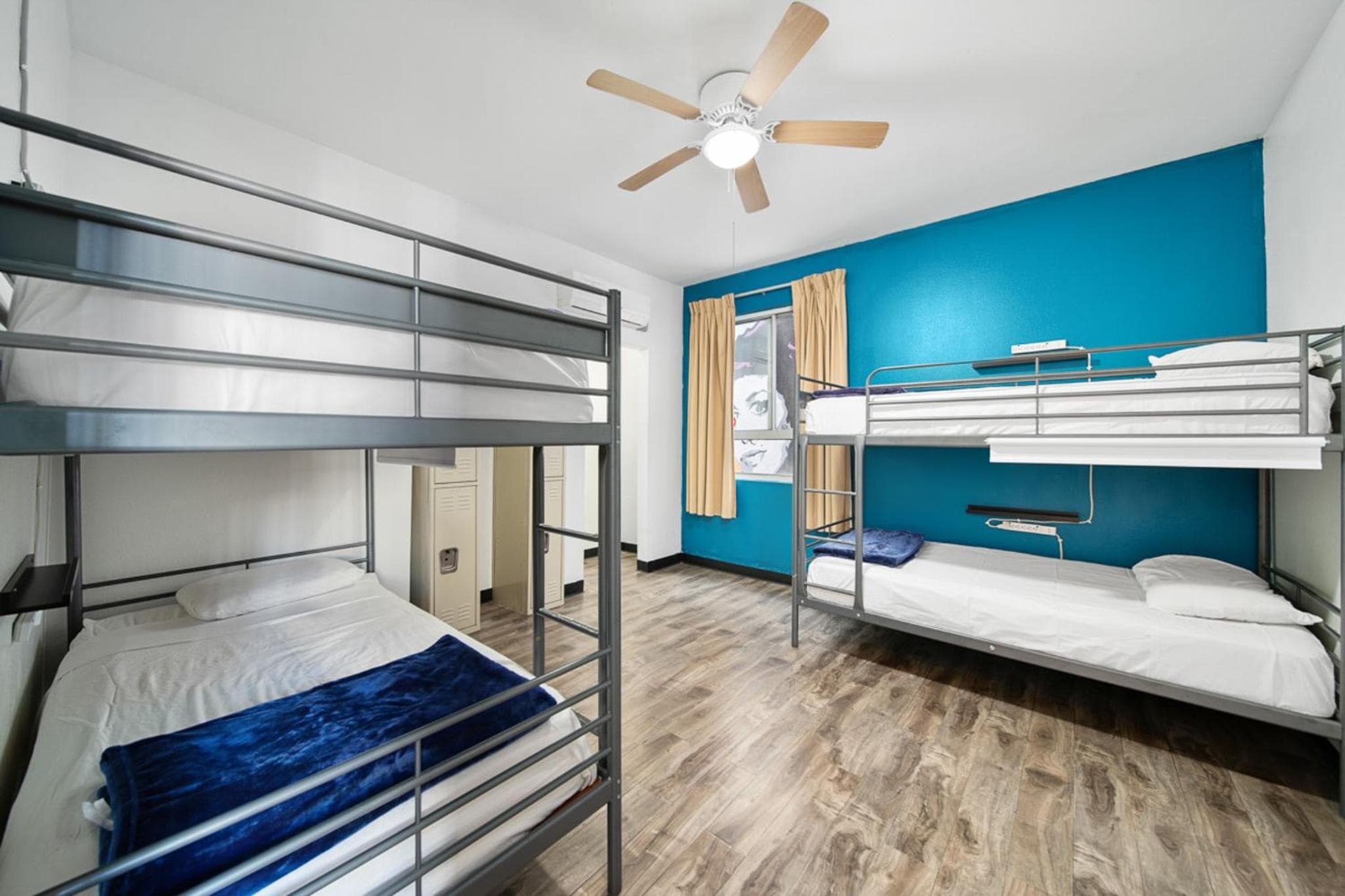 Samesun Hollywood Hotel & Hostel — 2