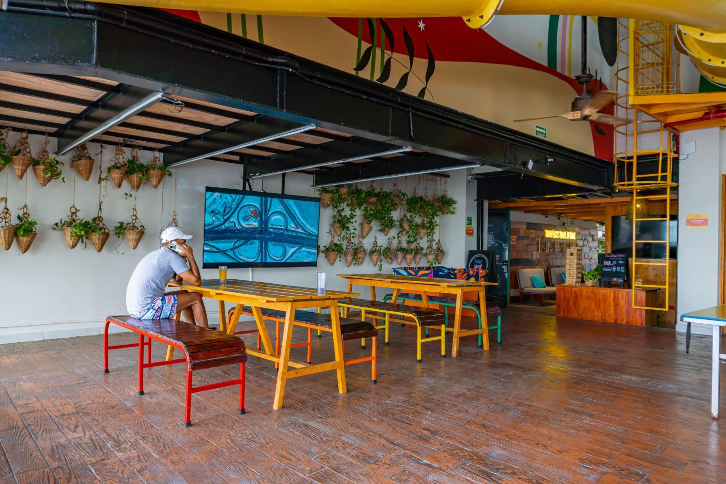 Mayan Monkey Cancun - Social Hostel — 26