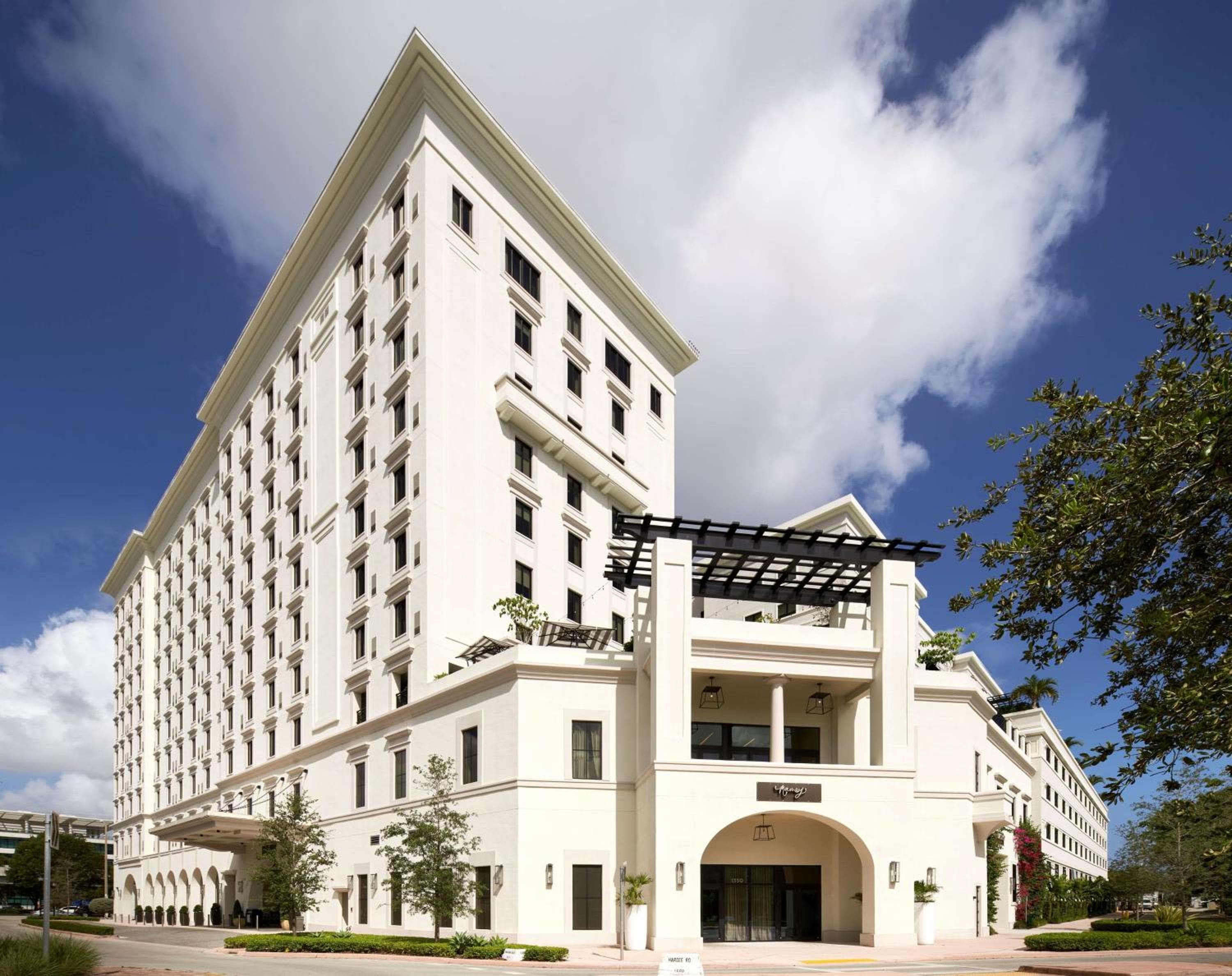Thesis Hotel Miami — 1