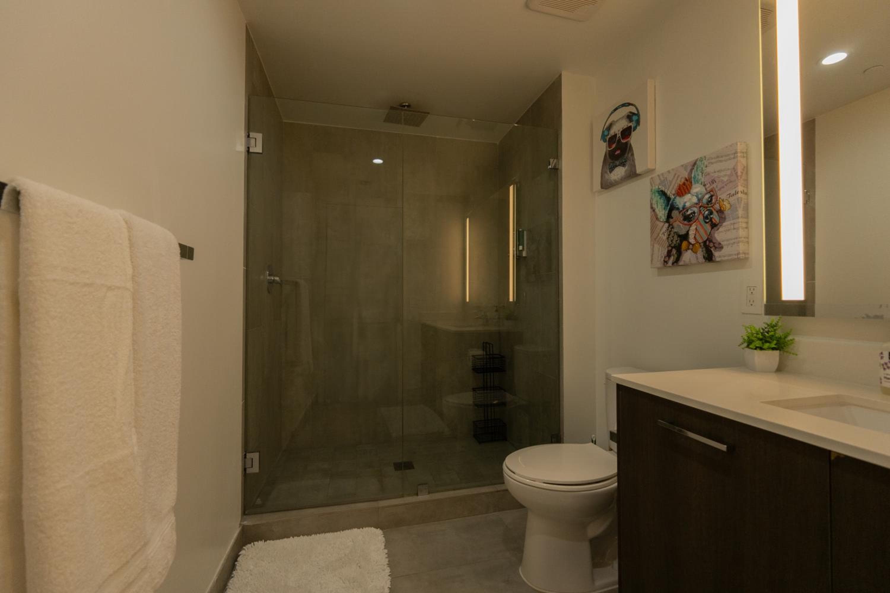 Miami Biscayne Bay Fortress! High Rise Water Views, Lux! — 24