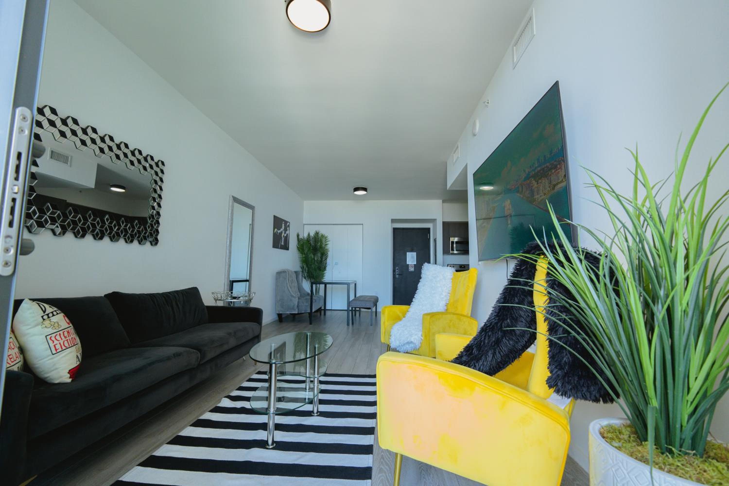 X Lounge IV-Skyline Corner Residence — 7