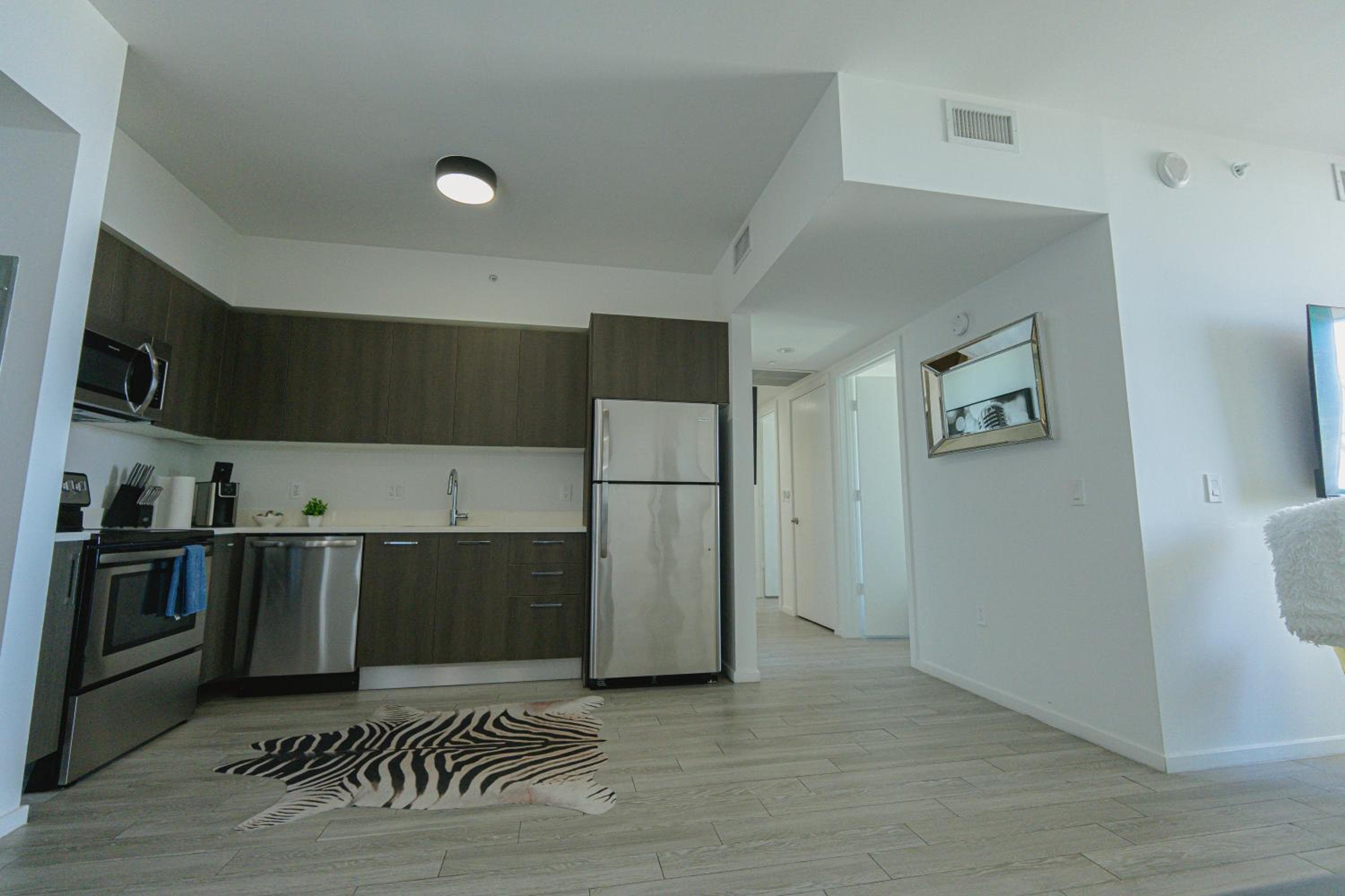Miami Biscayne Bay Fortress! High Rise Water Views, Lux! — 17