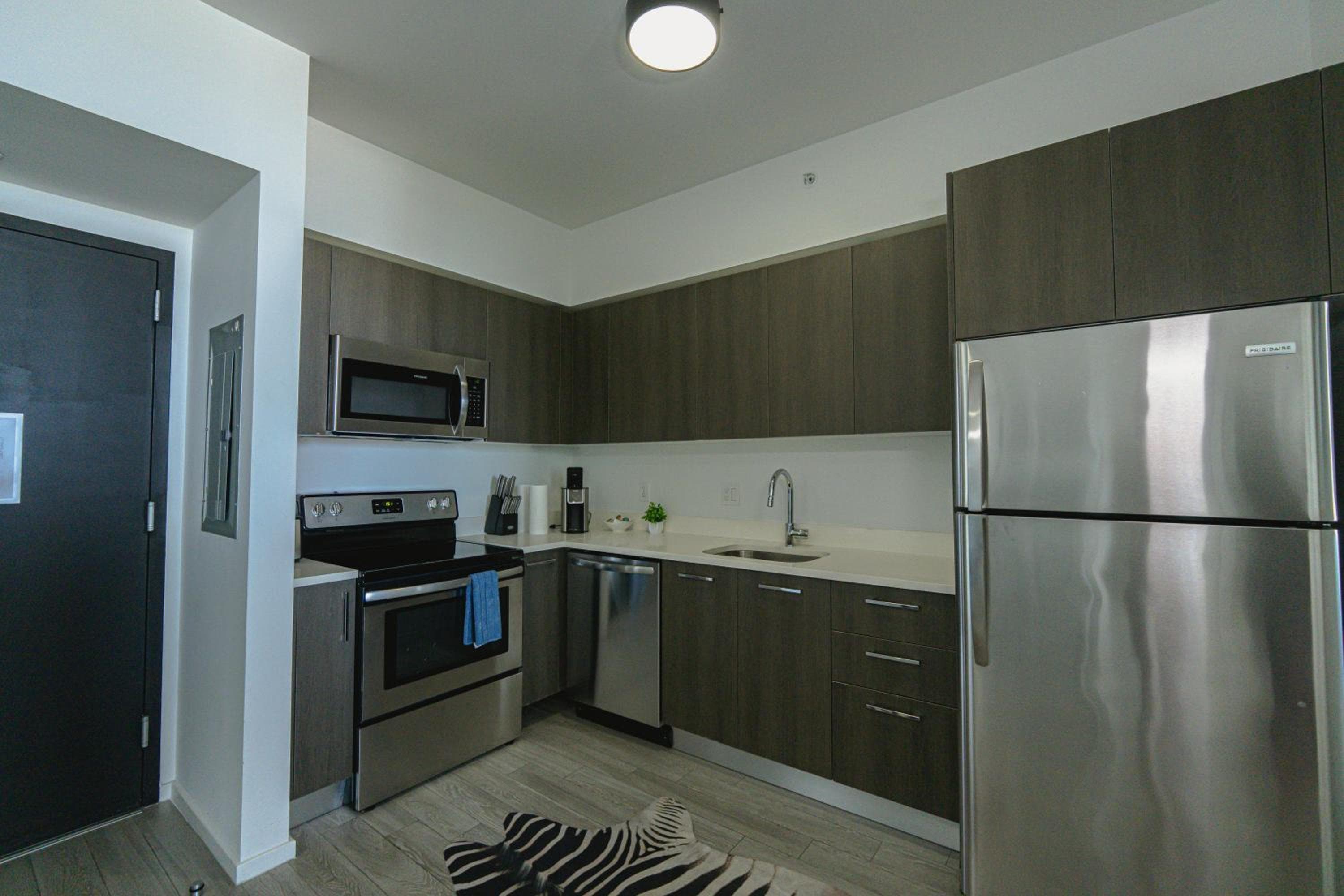 X Lounge IV-Skyline Corner Residence — 12