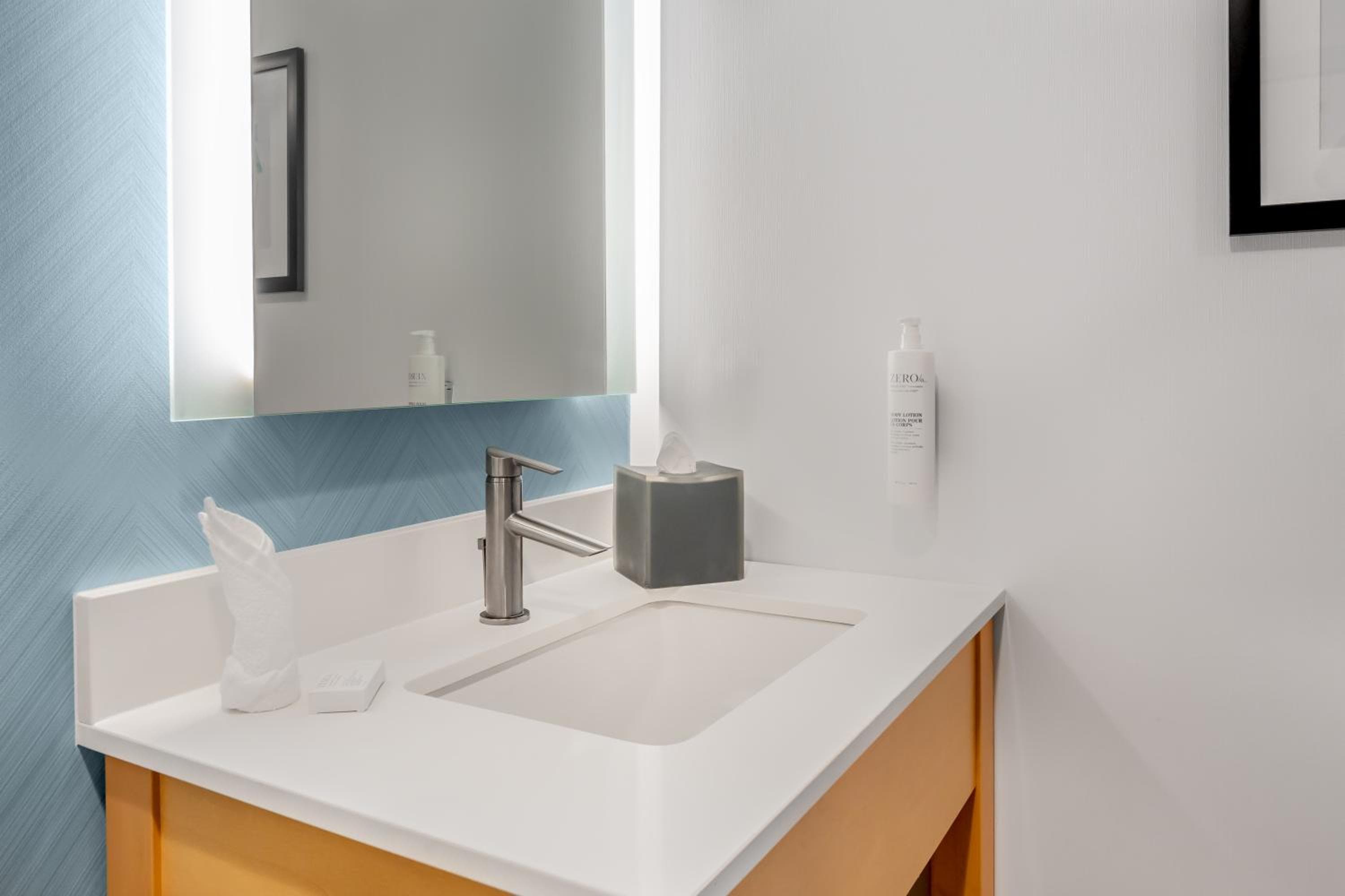 La Quinta by Wyndham LAX — 16