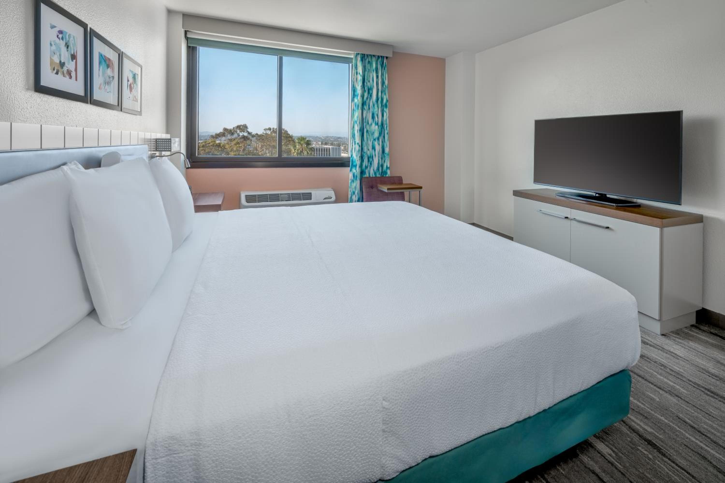 La Quinta by Wyndham LAX — 24