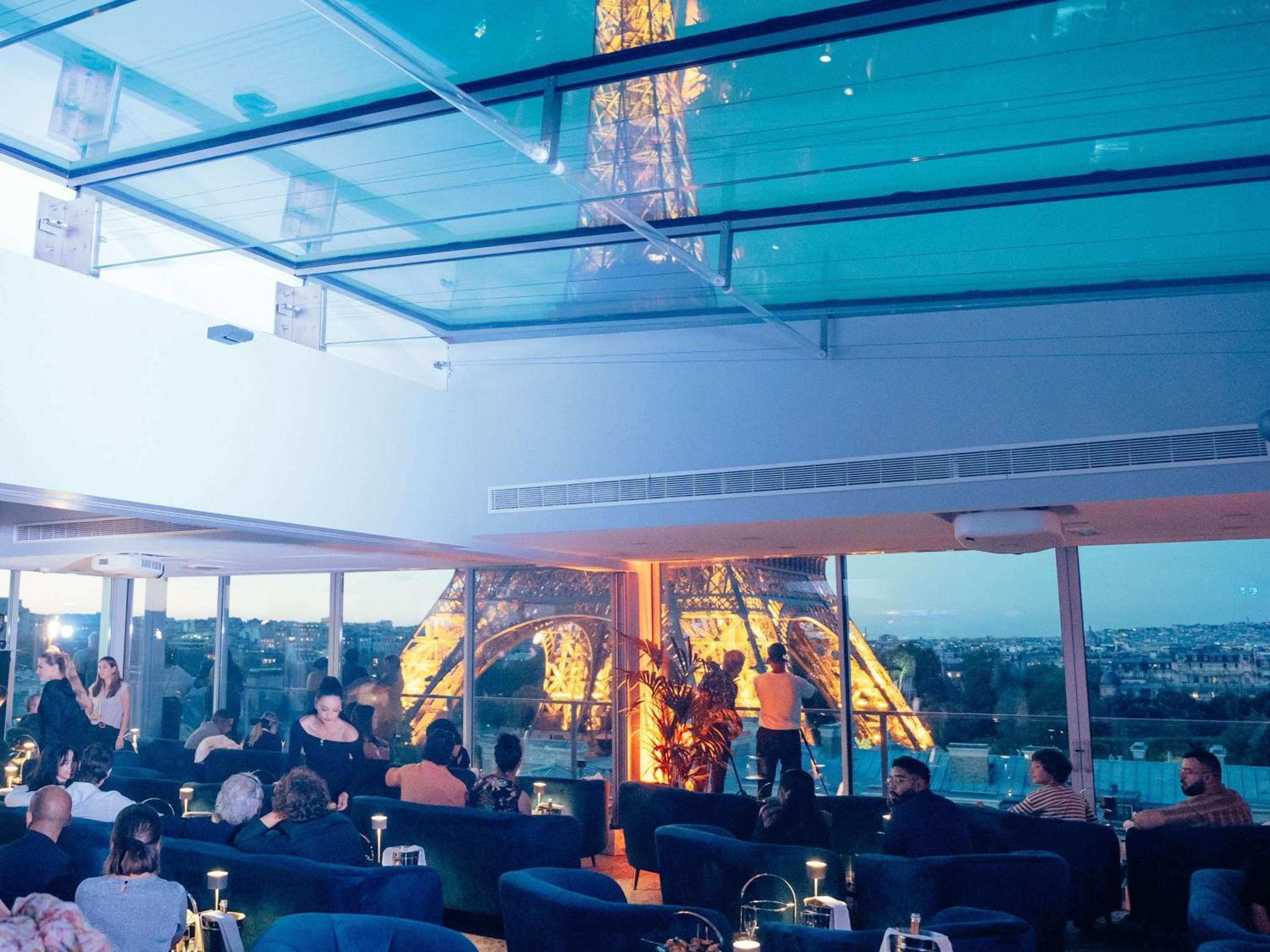 Pullman Paris Tour Eiffel — 7