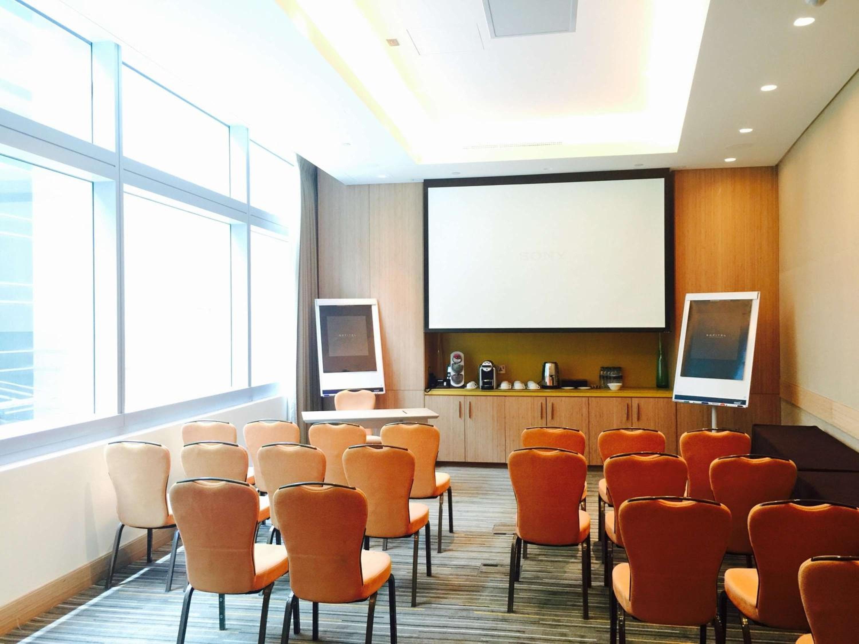 Sofitel Dubai Downtown — 30
