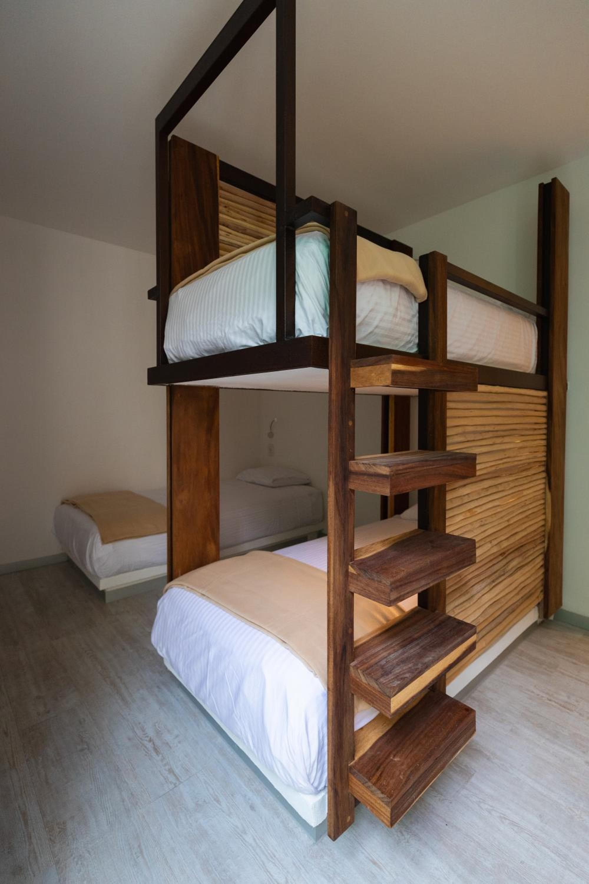 SUUT Hostal Boutique — 4