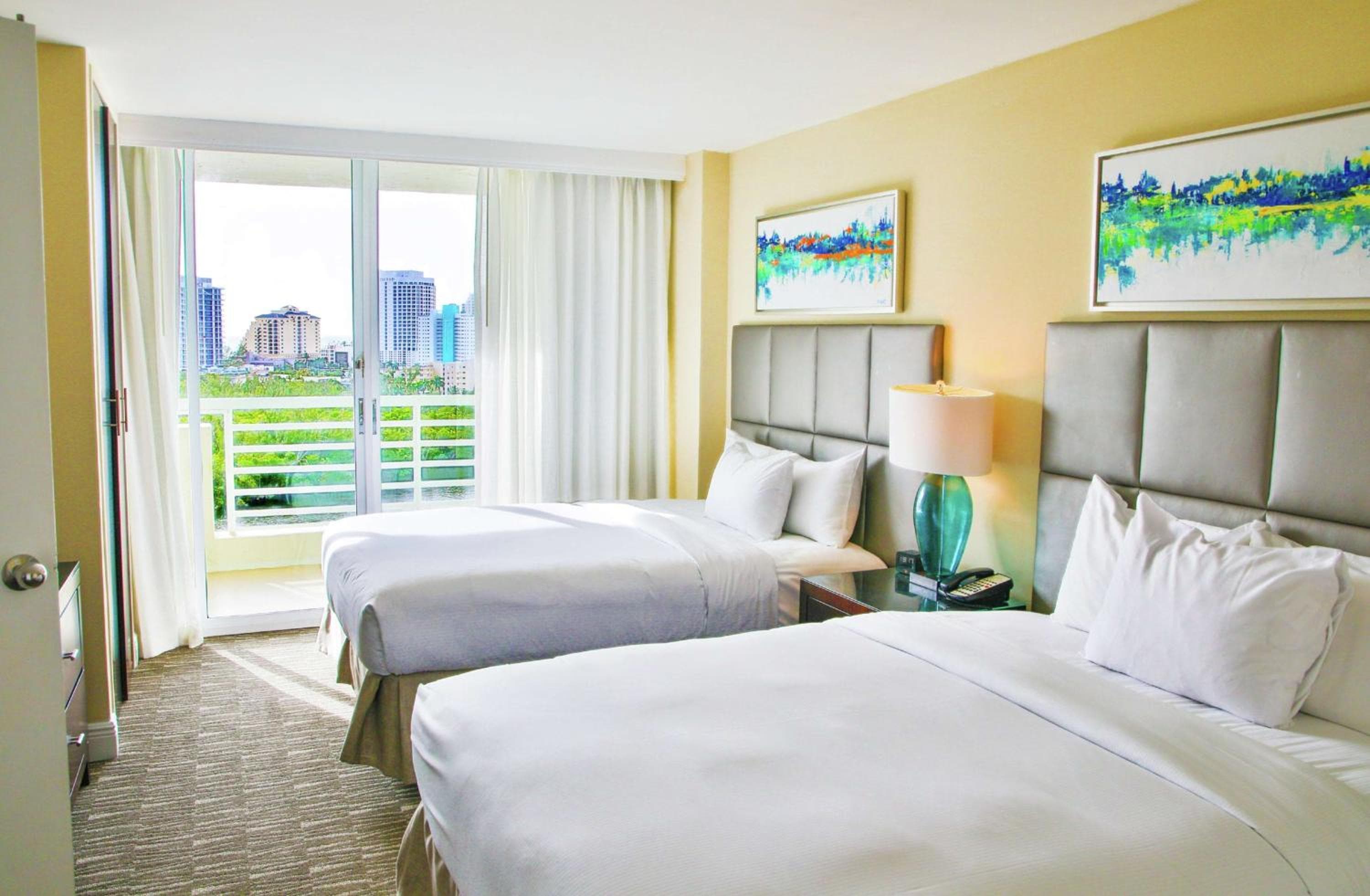GALLERY One - A DoubleTree Suites by Hilton Hotel — 29