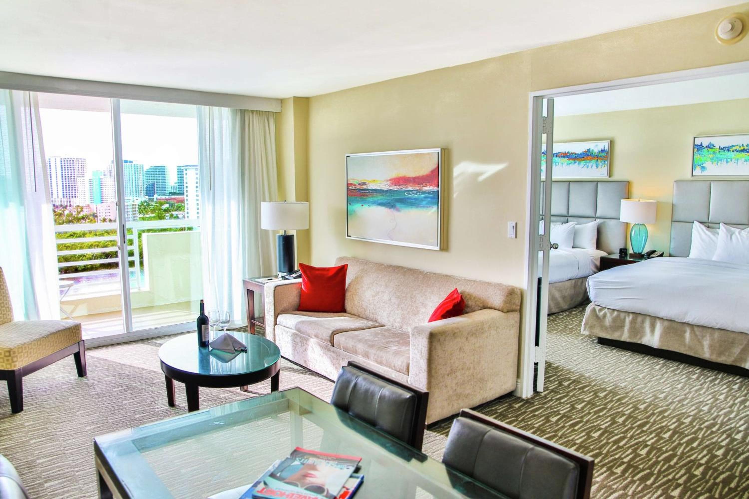 GALLERY One - A DoubleTree Suites by Hilton Hotel — 4