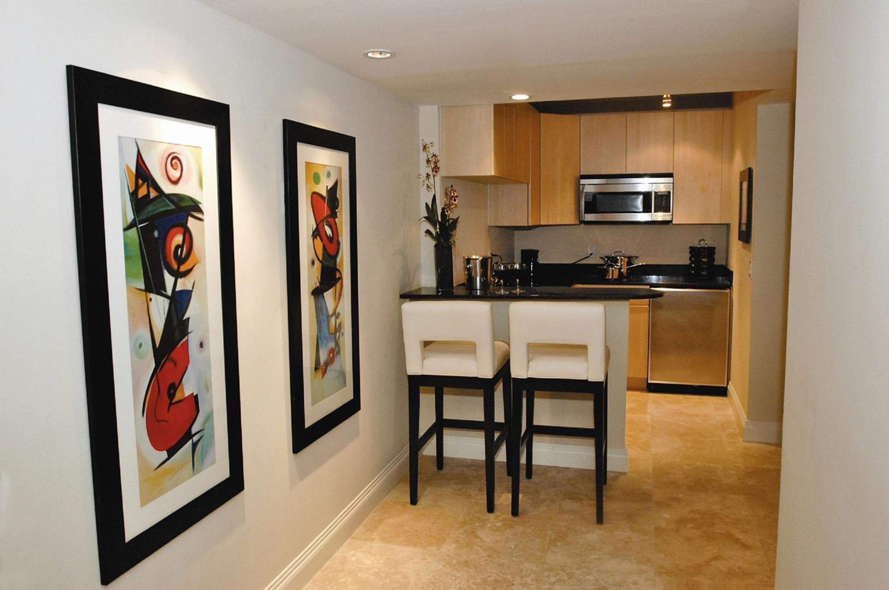 GALLERY One - A DoubleTree Suites by Hilton Hotel — 23