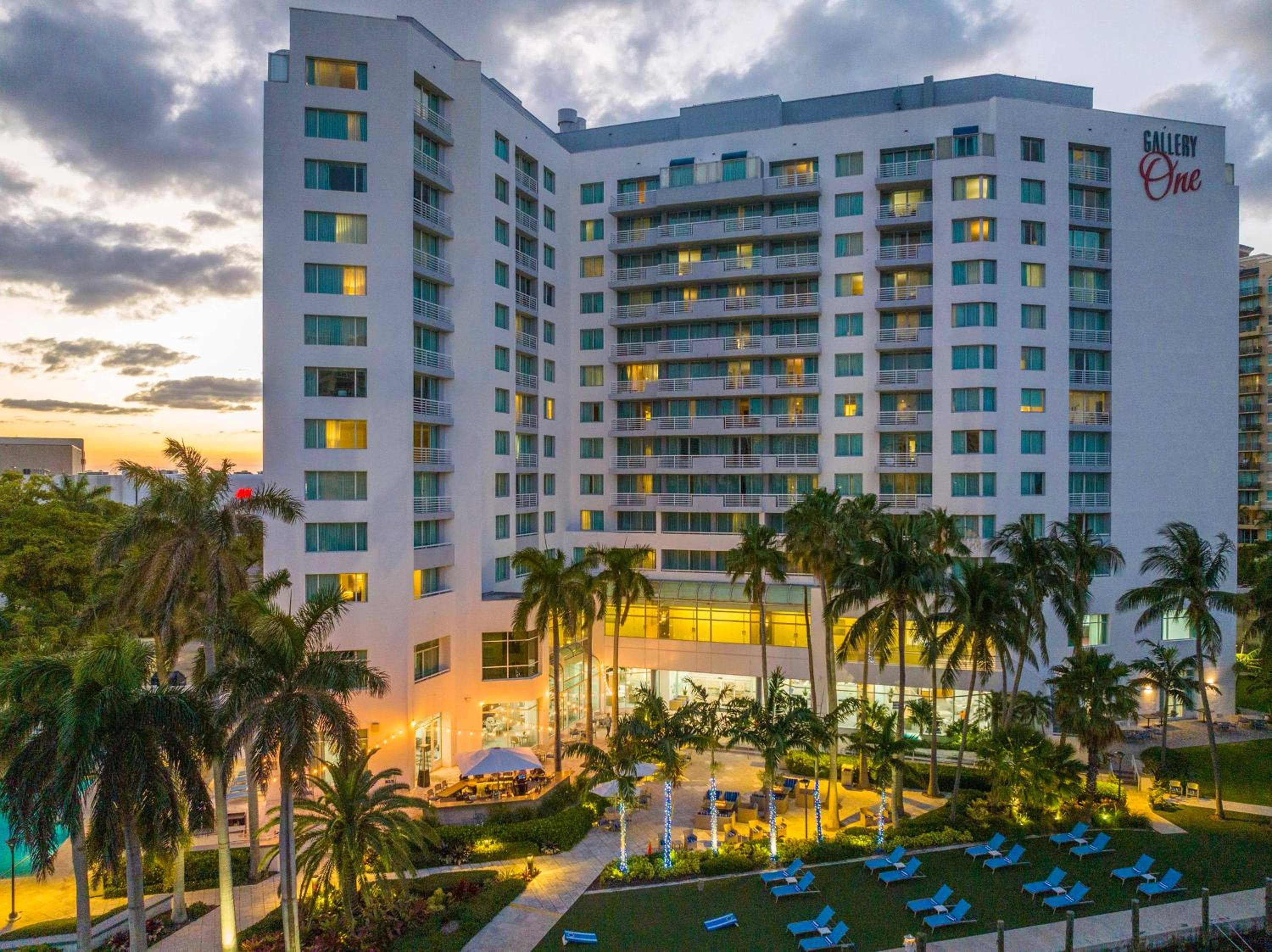 GALLERY One - A DoubleTree Suites by Hilton Hotel — 7