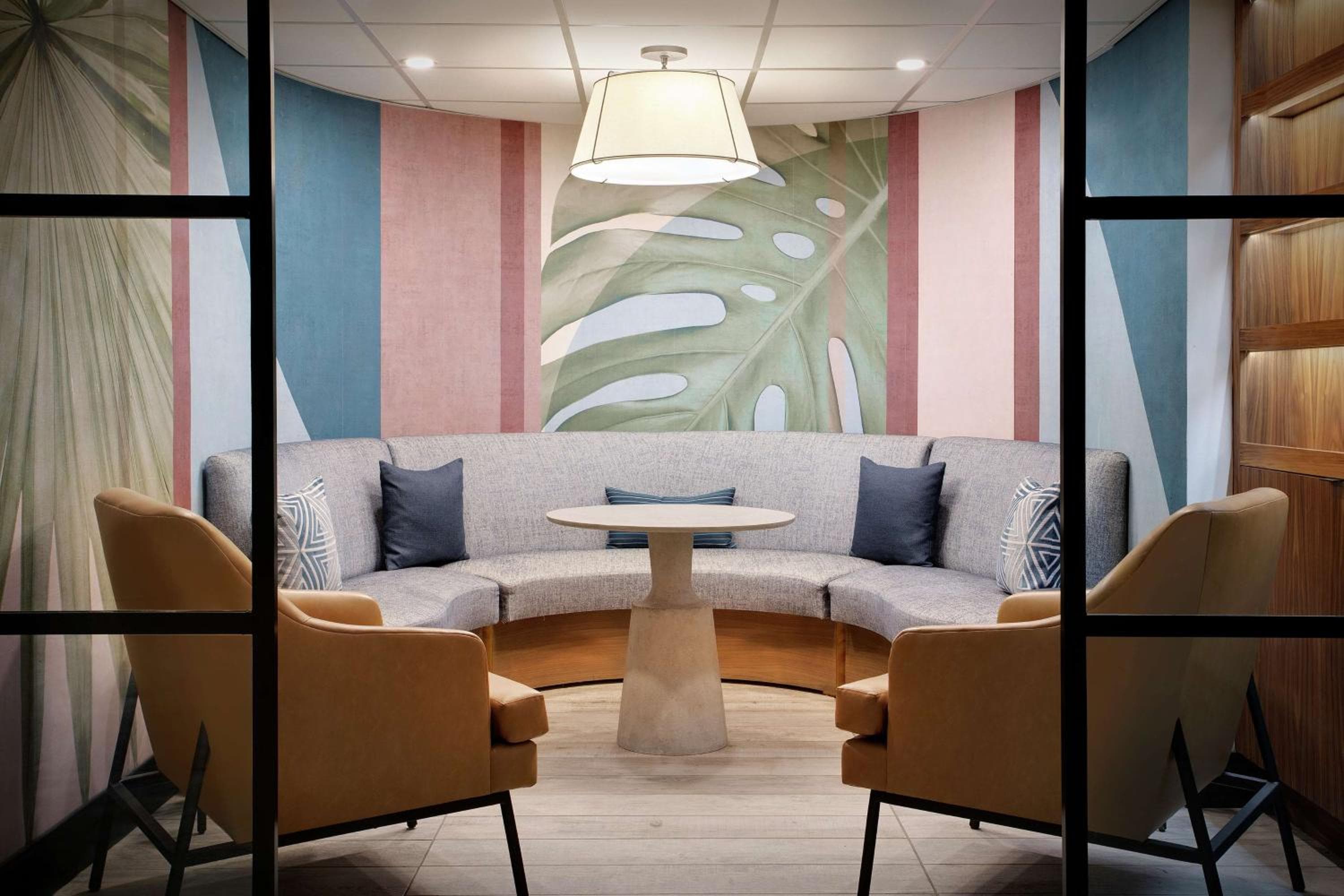 Embassy Suites by Hilton Tampa Downtown Convention Center — 9