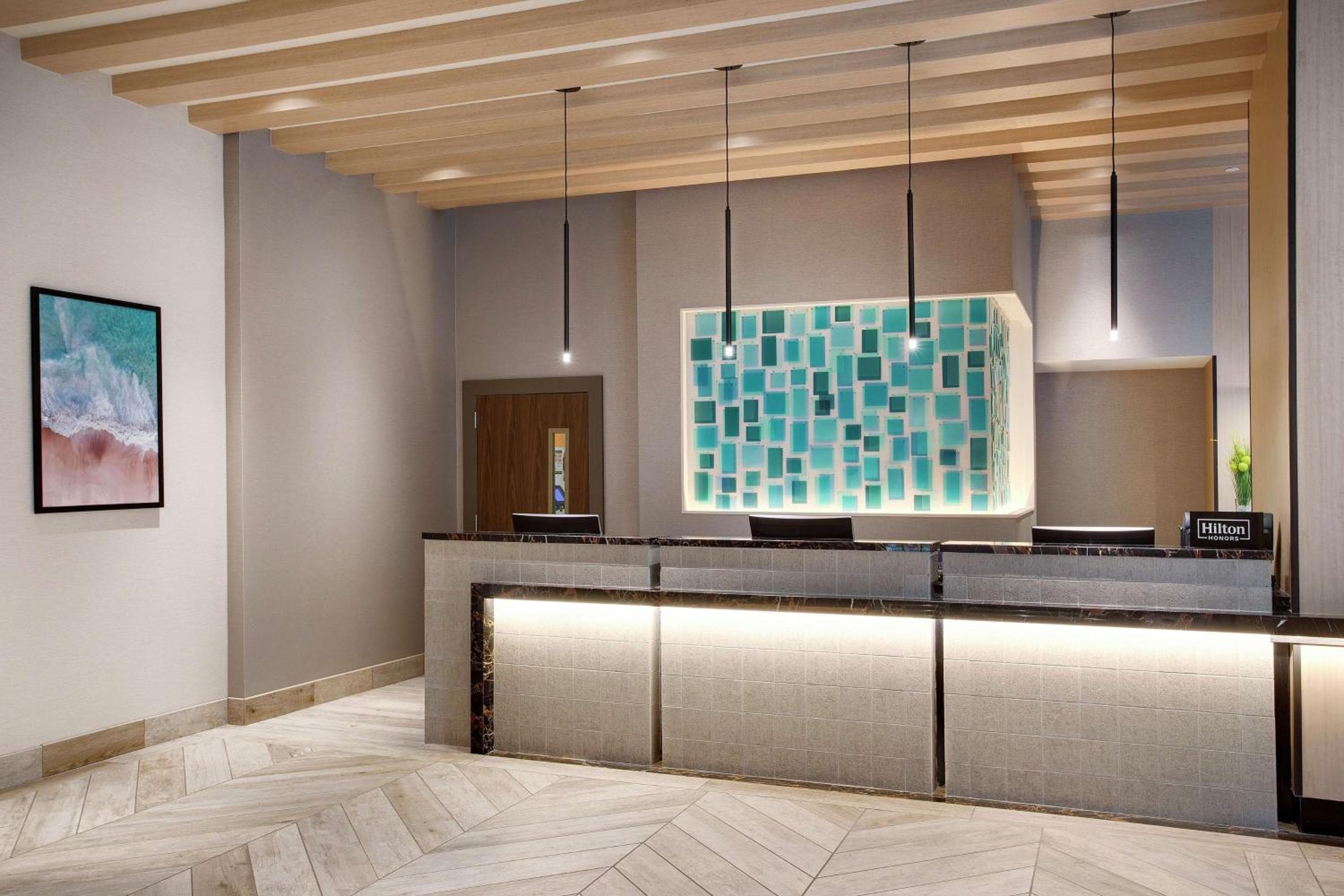Embassy Suites by Hilton Tampa Downtown Convention Center — 13