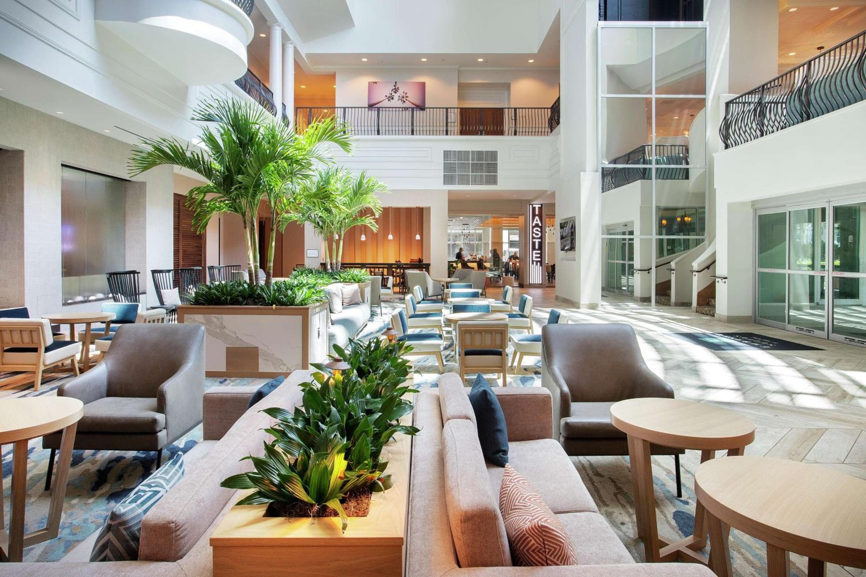 Embassy Suites by Hilton Tampa Downtown Convention Center — 12