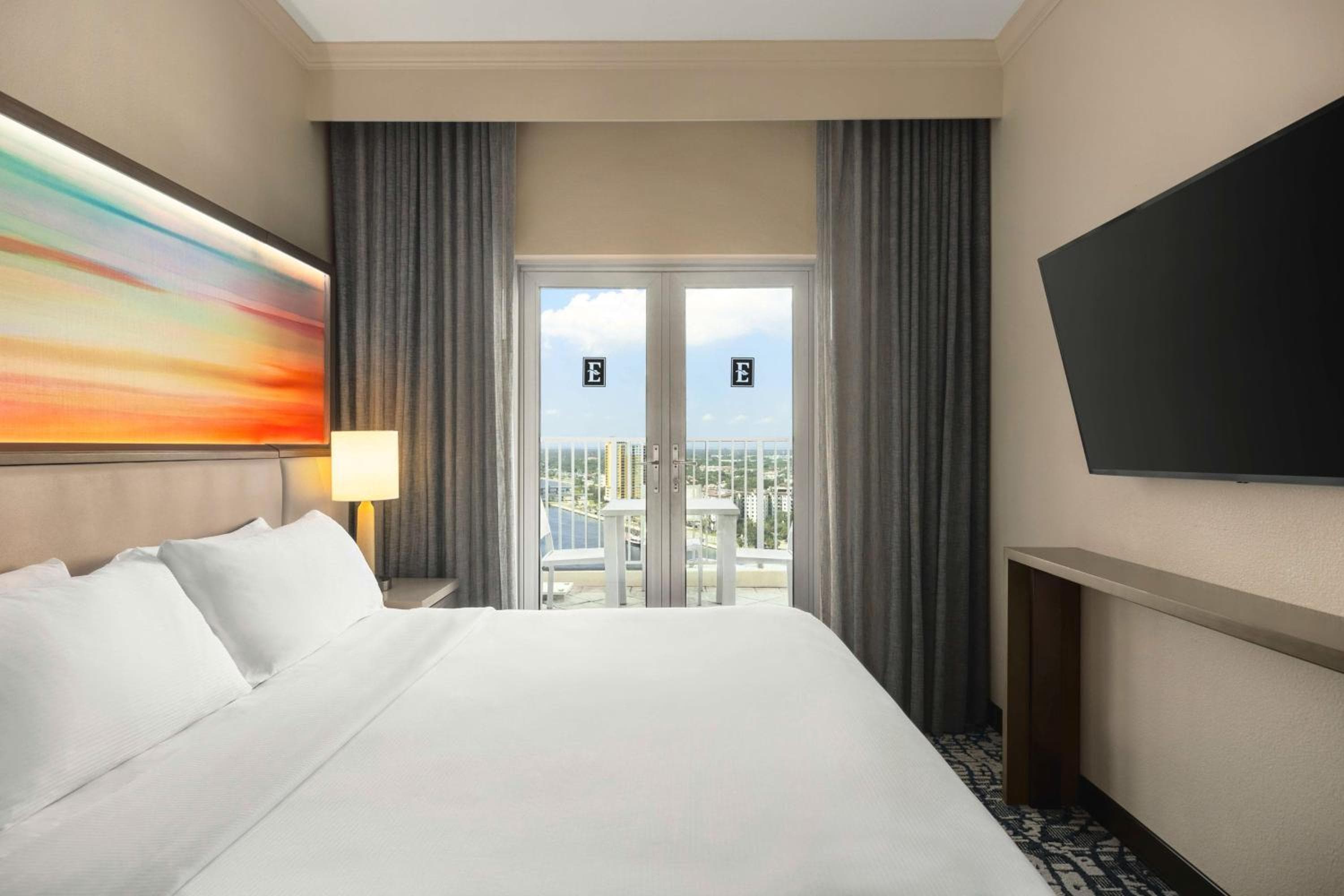 Embassy Suites by Hilton Tampa Downtown Convention Center — 8