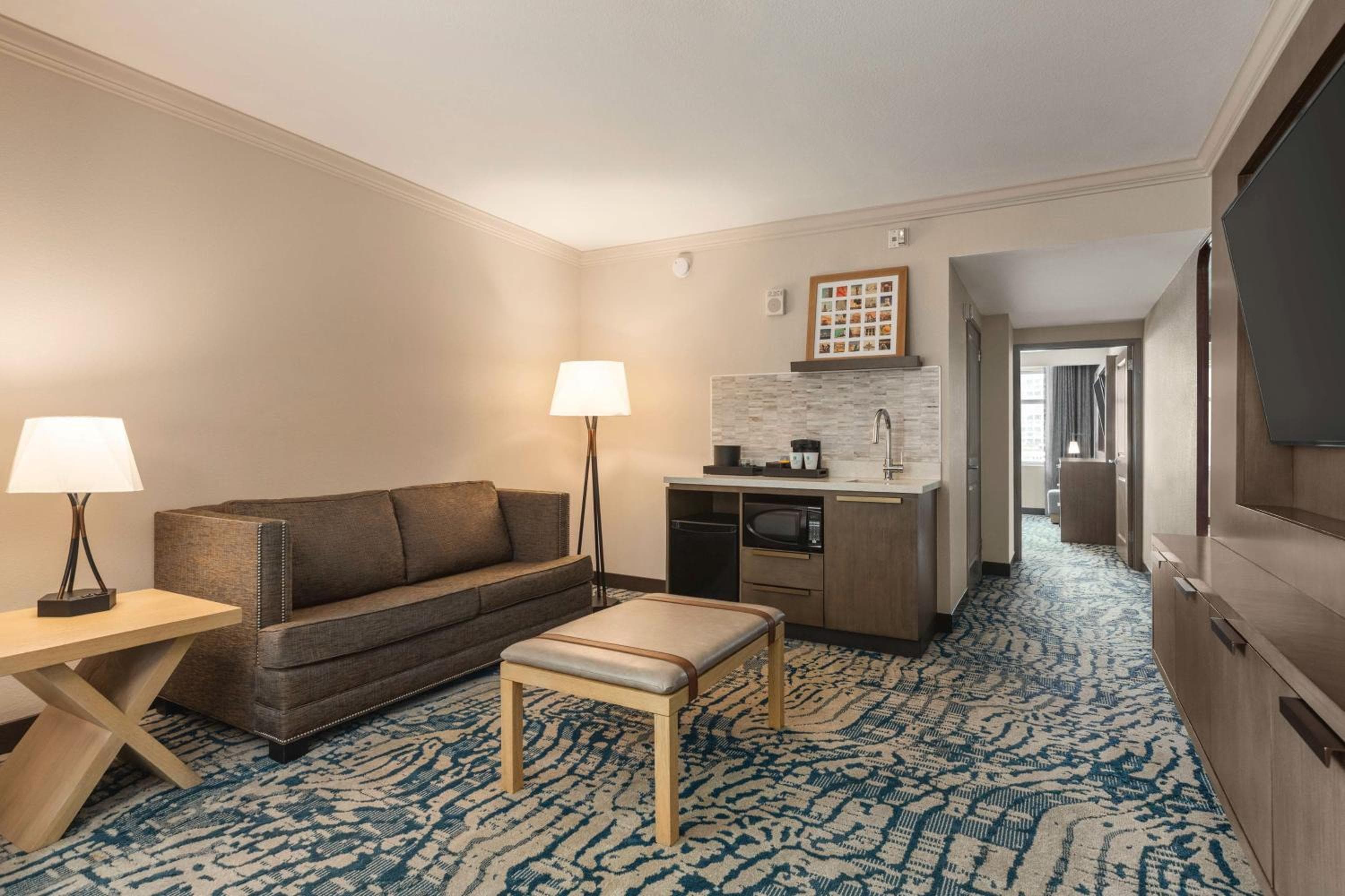 Embassy Suites by Hilton Tampa Downtown Convention Center — 11