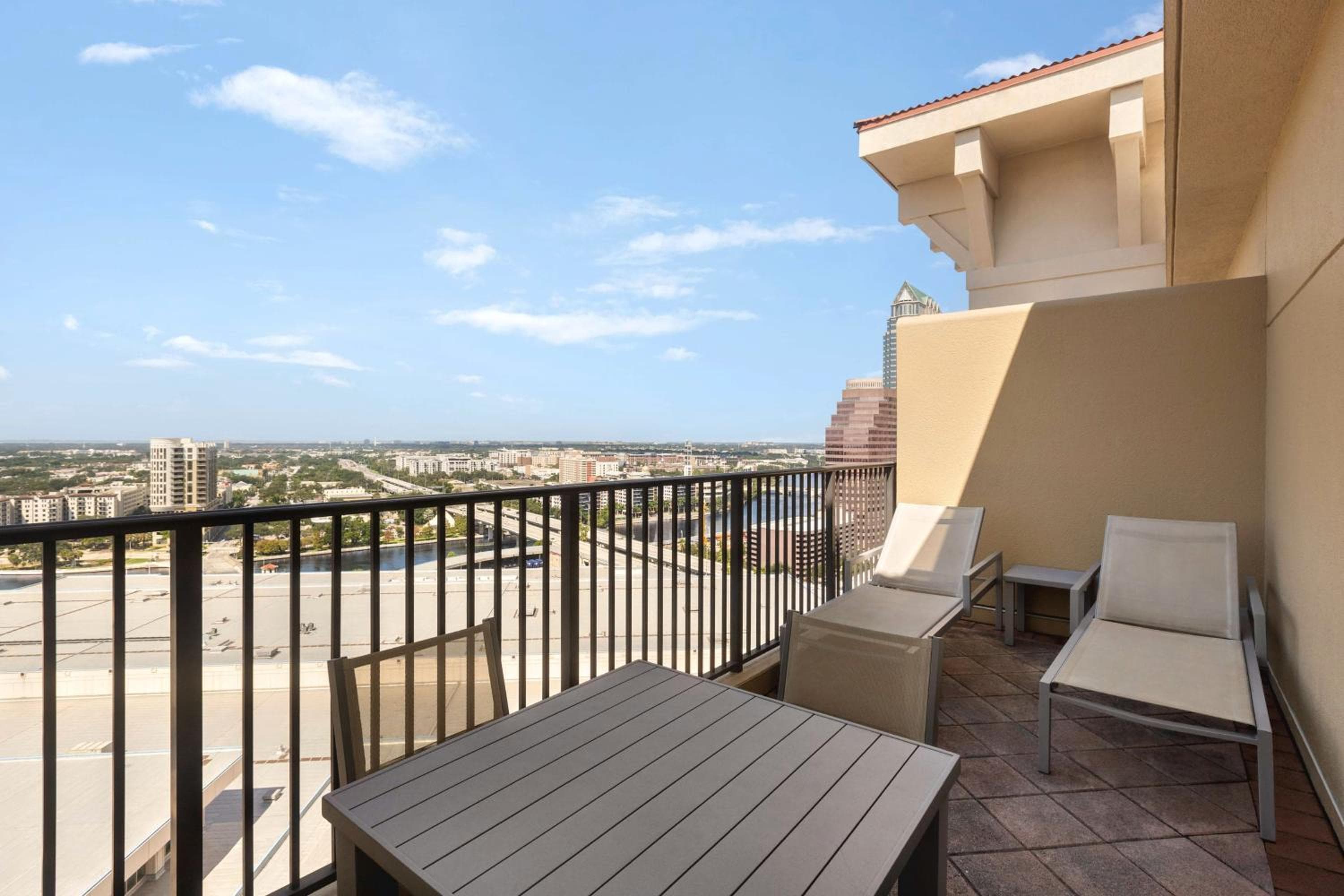 Embassy Suites by Hilton Tampa Downtown Convention Center — 12