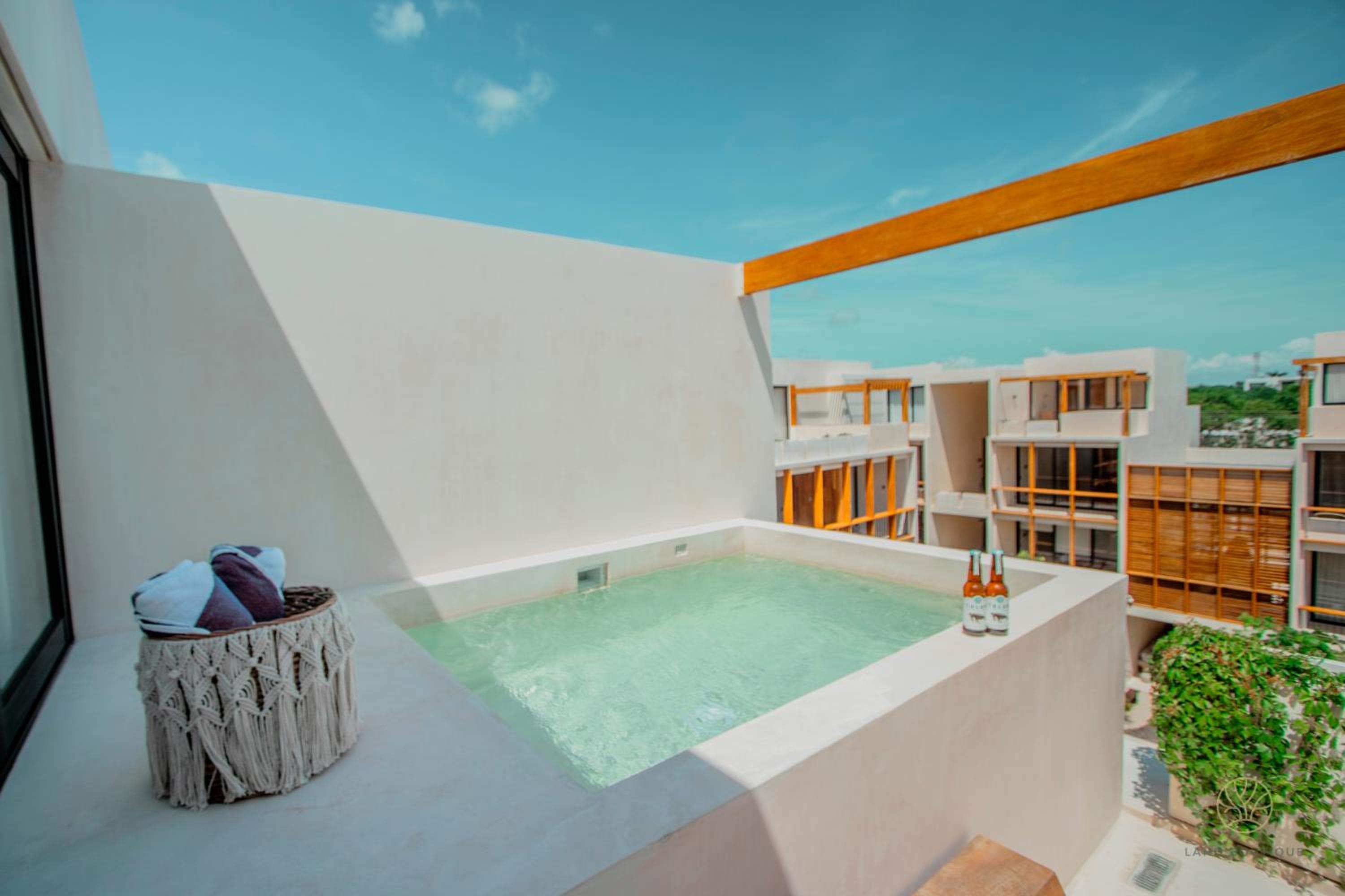Muunek by Land Boutique — 19