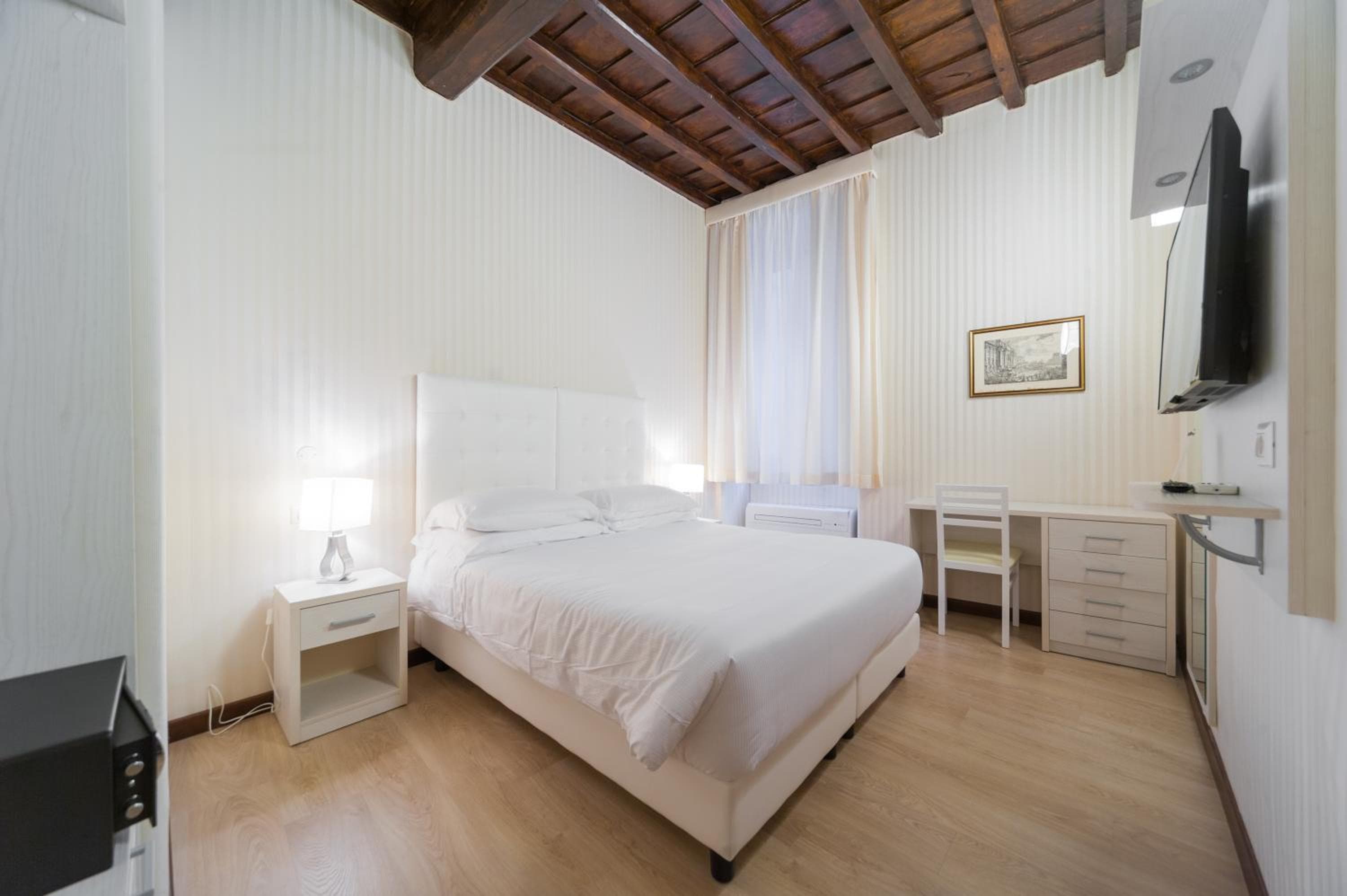 Trevi 41 Hotel — 22