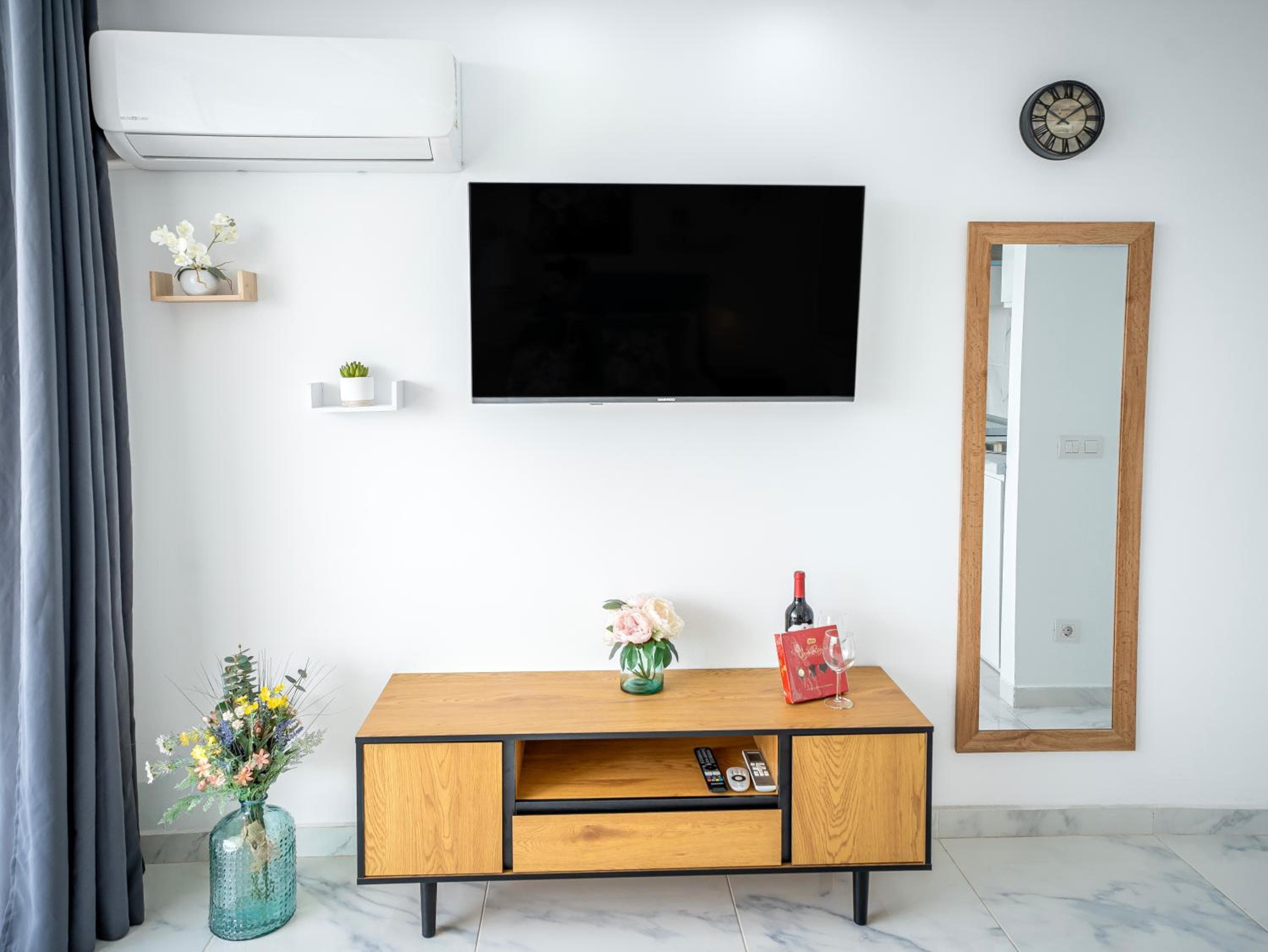 Modern Studio Blue Sky — 3