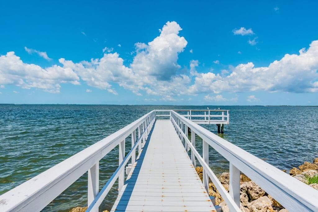 Wasserblick Balkon Pool Klimaanlage Smart-TV — 24