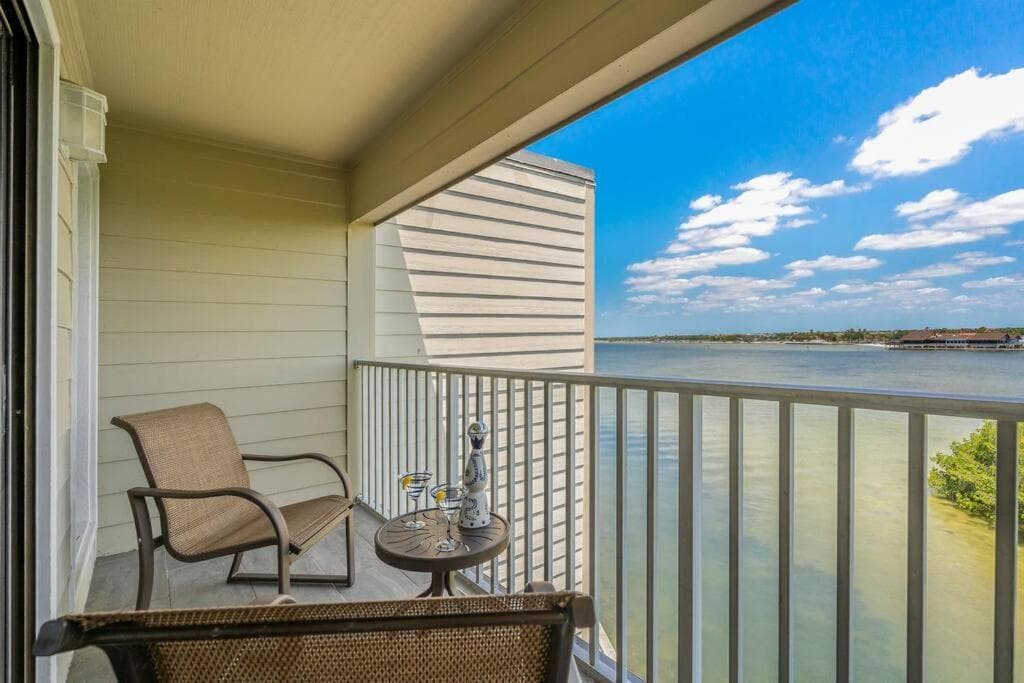 Wasserblick Balkon Pool Klimaanlage Smart-TV — 20