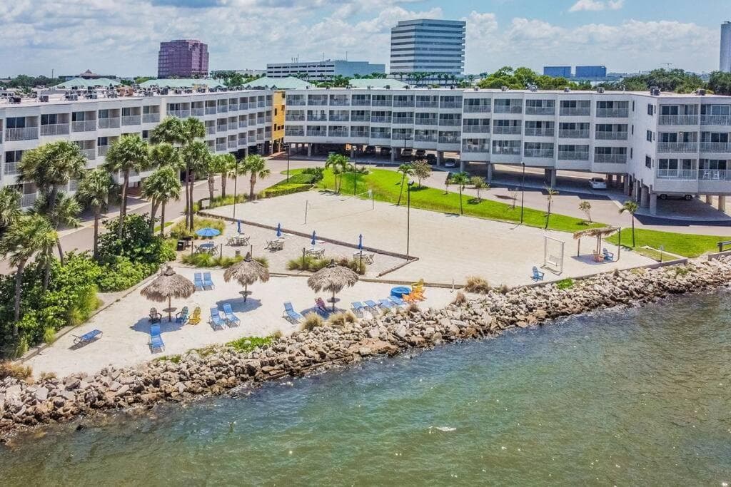 Wasserblick Balkon Pool Klimaanlage Smart-TV — 15