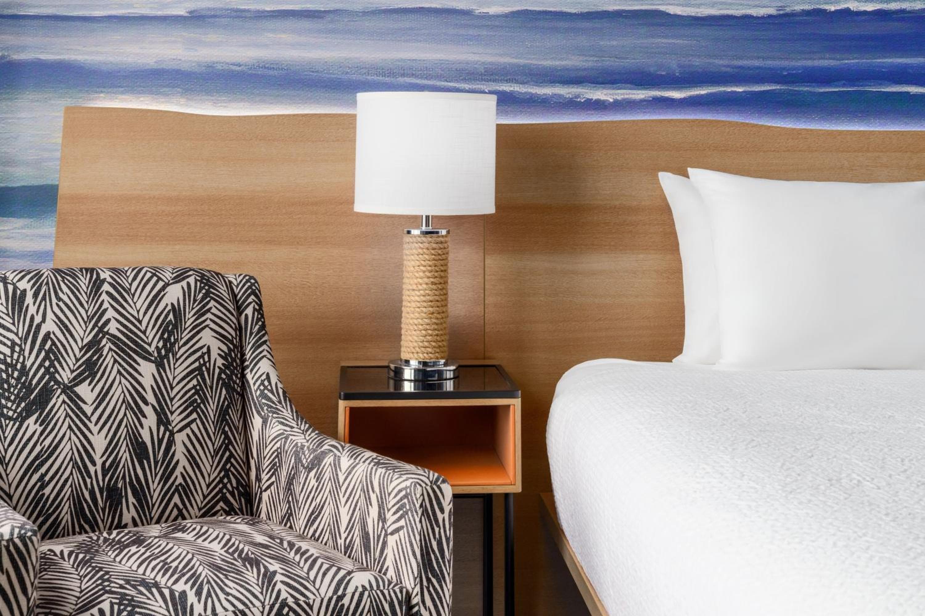 Courtyard by Marriott Oceanside Fort Lauderdale Beach — 18