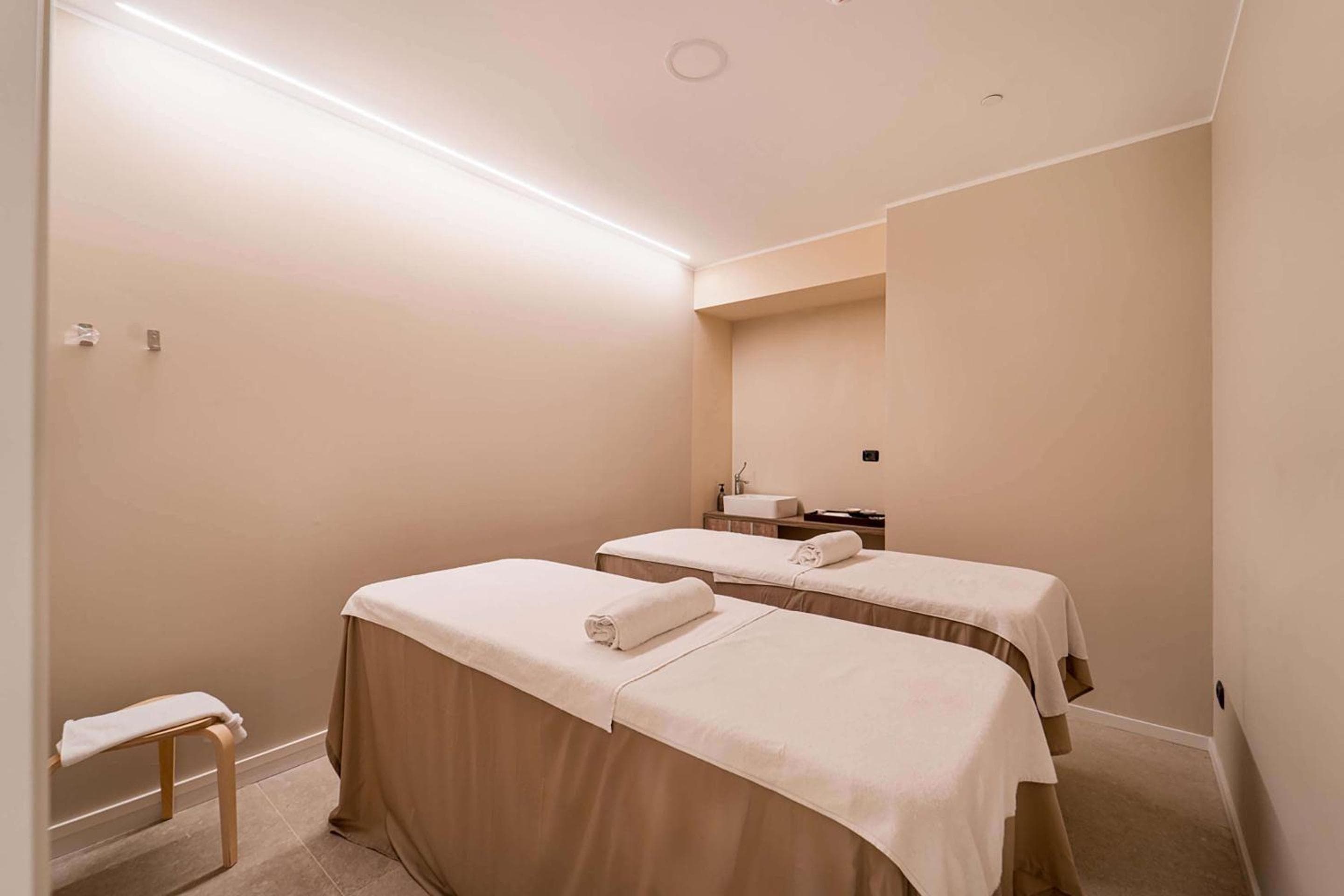 Hotel Hub — 28