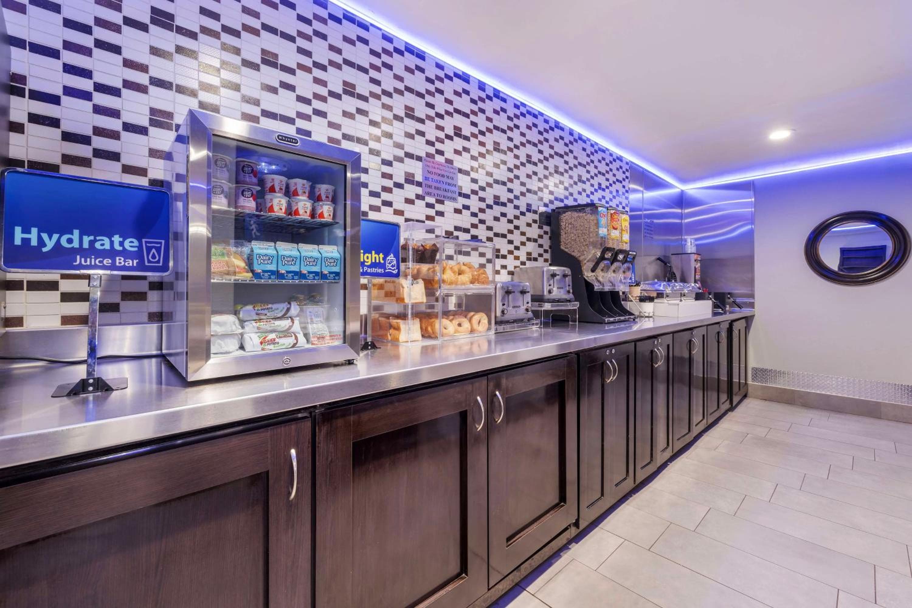 Best Western McCarran Inn — 13