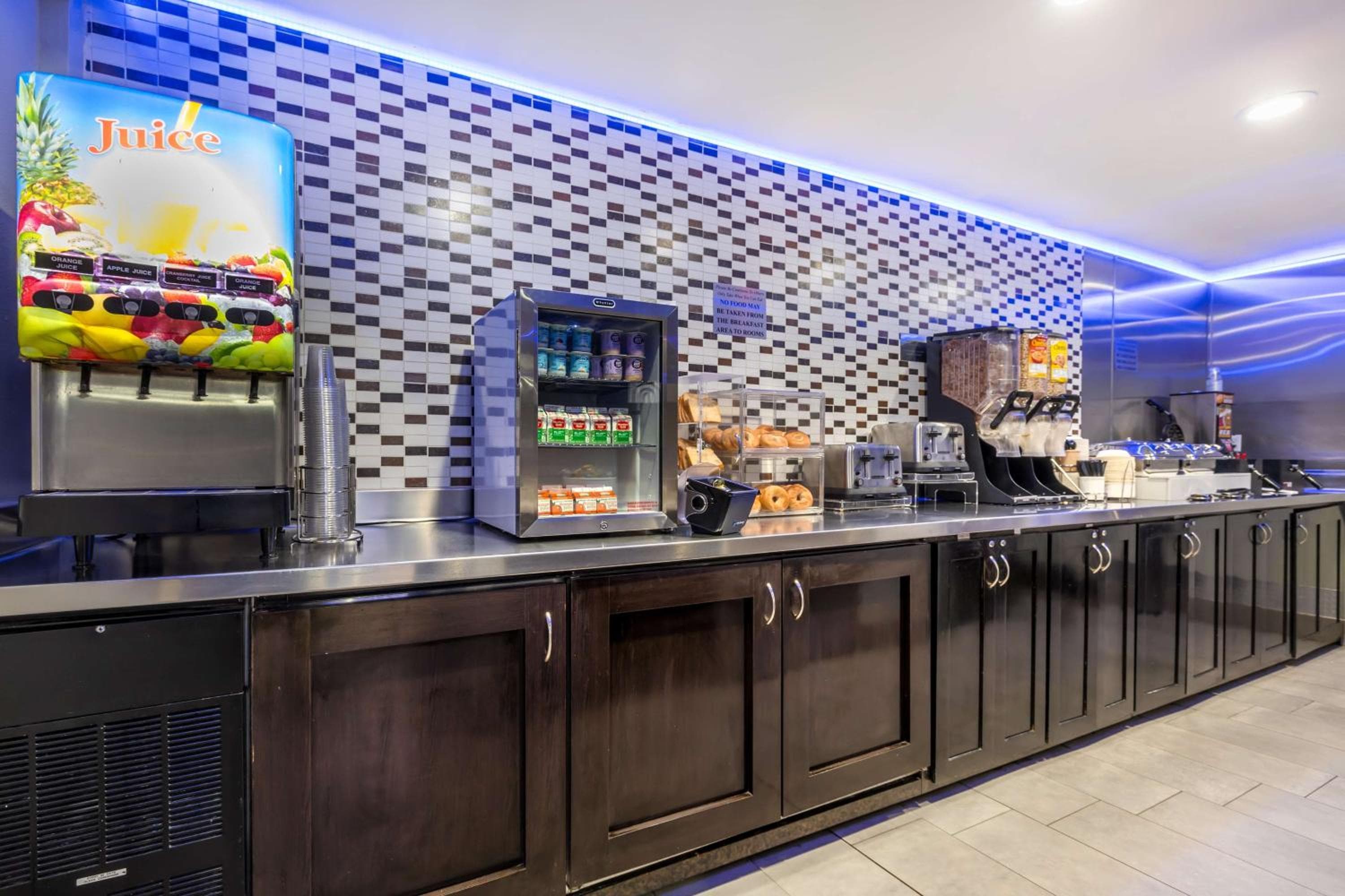 Best Western McCarran Inn — 14