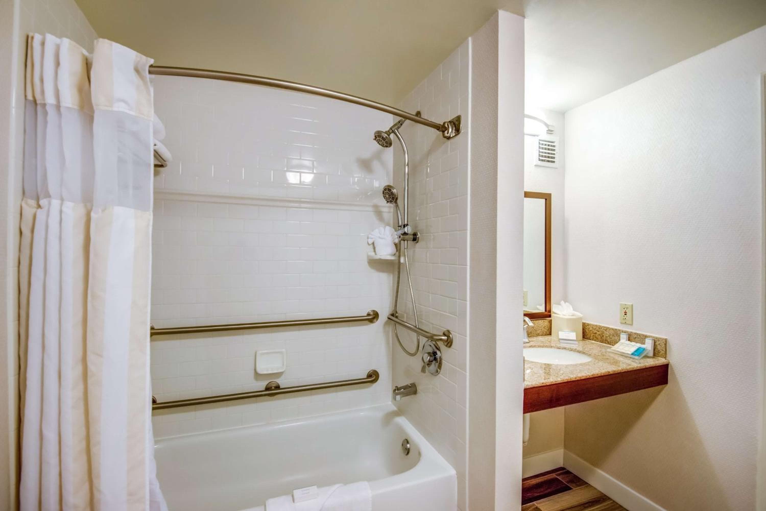 Hilton Garden Inn Tampa Ybor Historic District — 14