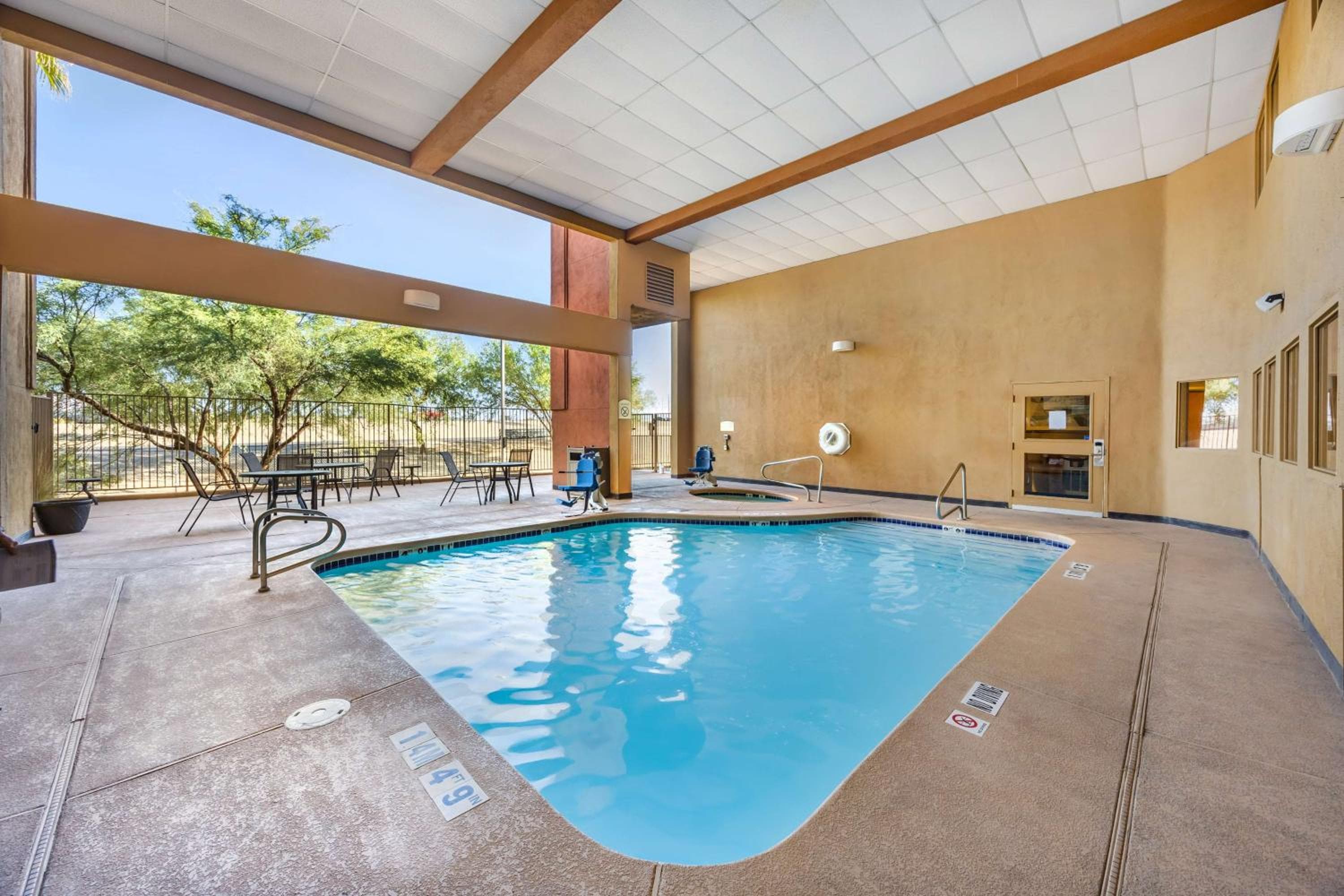 Best Western Plus North Las Vegas Inn & Suites — 10