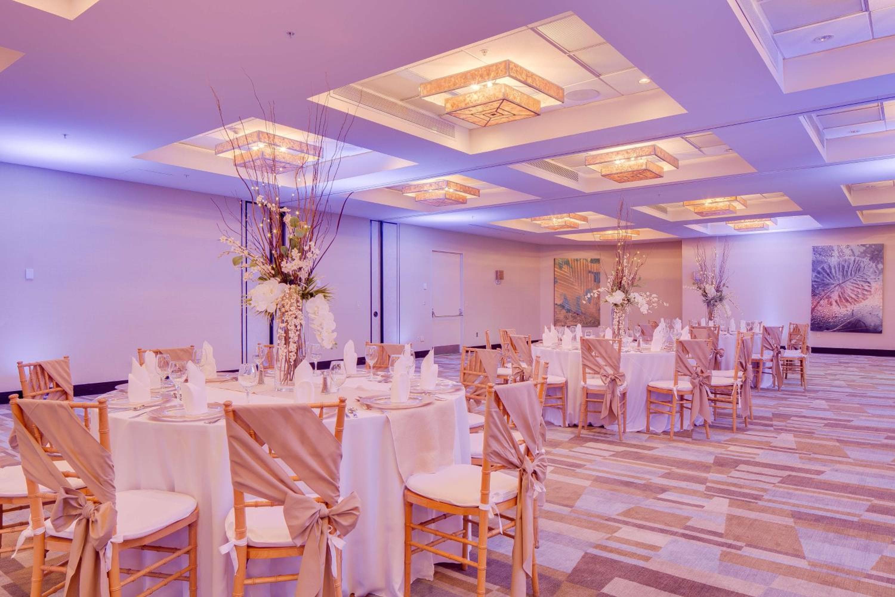 GALLERY One - A DoubleTree Suites by Hilton Hotel — 14