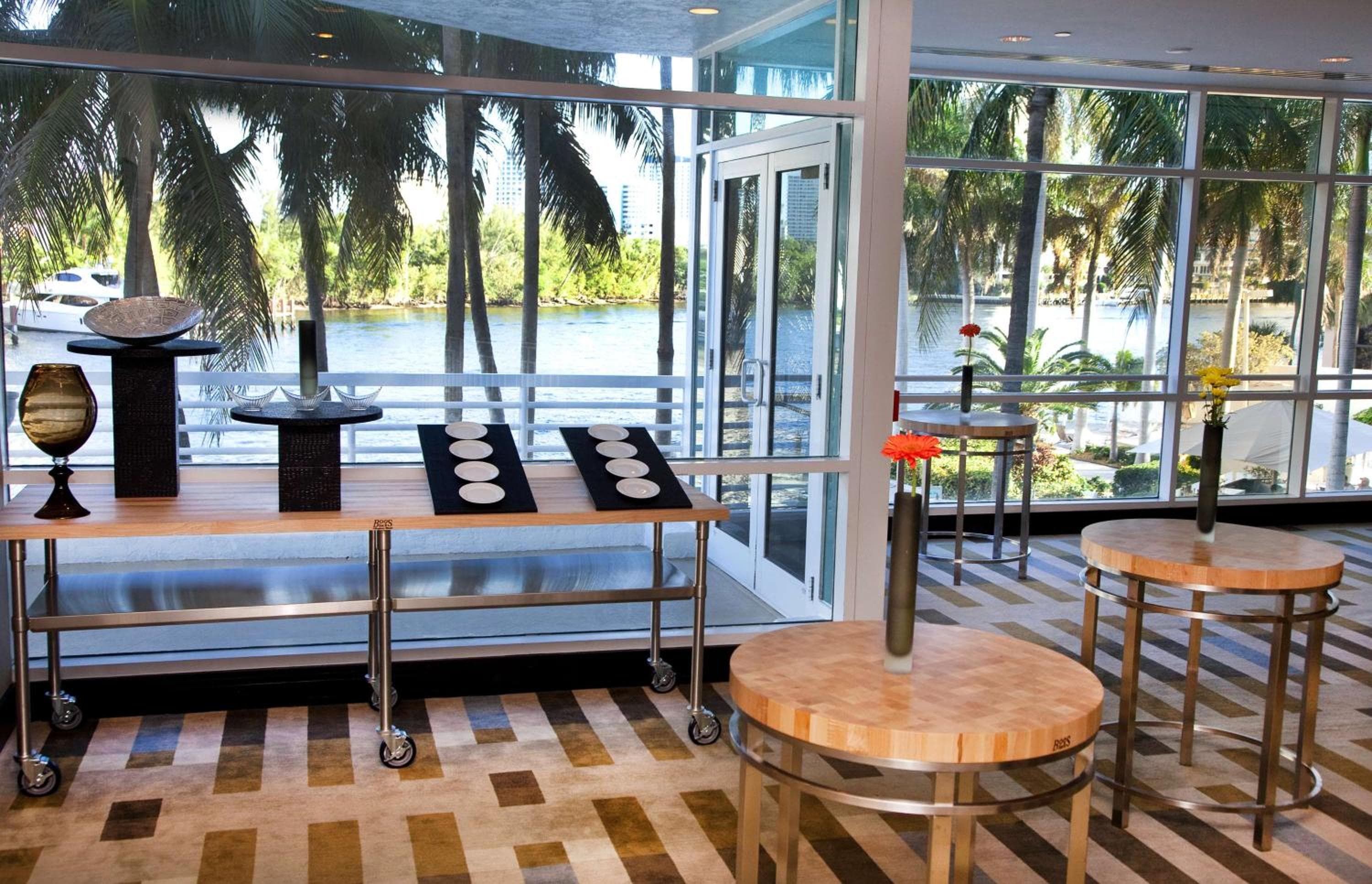 GALLERY One - A DoubleTree Suites by Hilton Hotel — 28