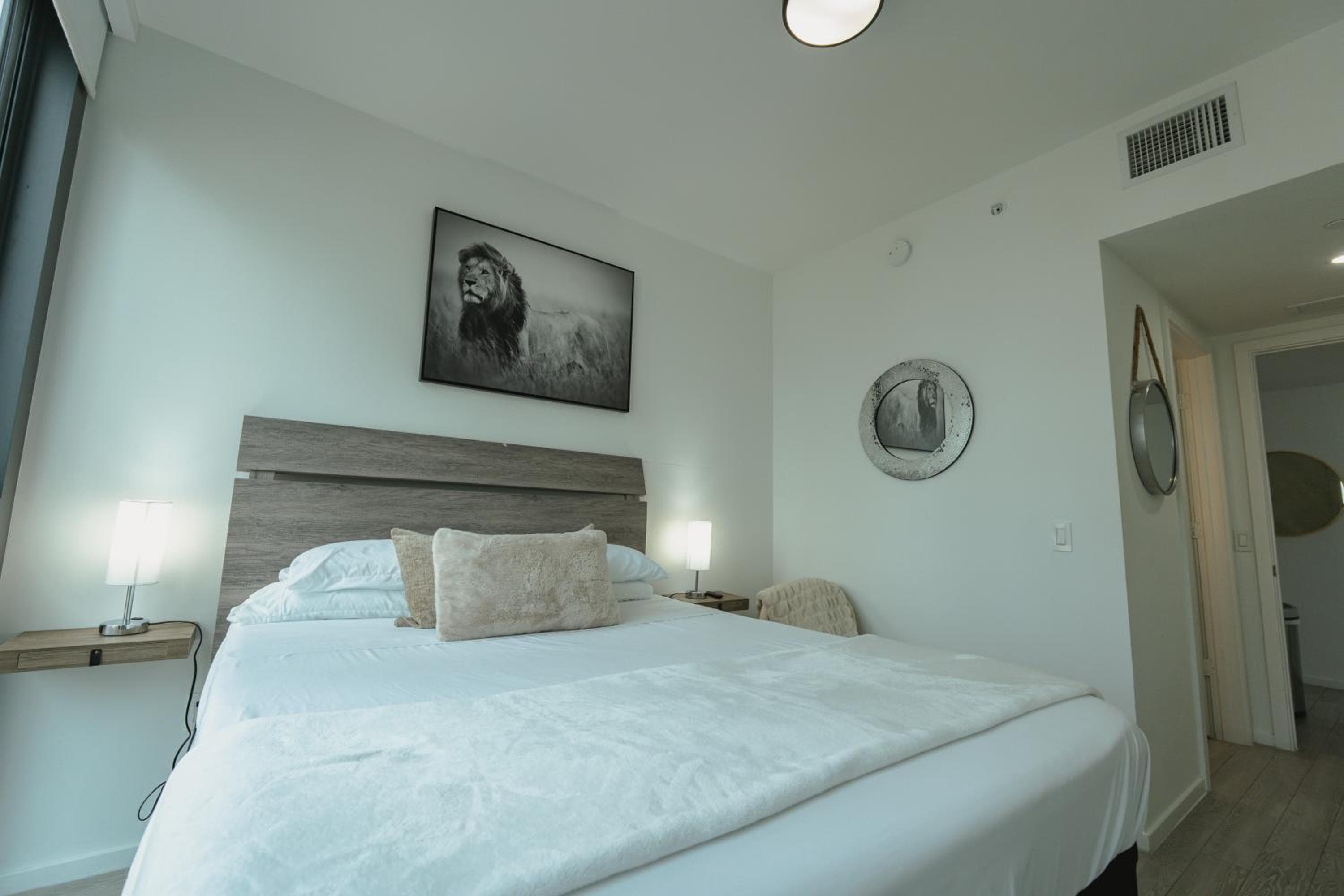 X Lounge-Contemporary Corner Residence — 13