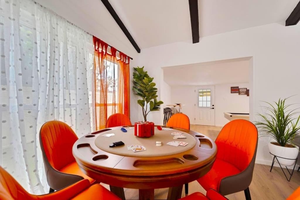 Sleeps 17! Beach & Heated Pool, 10 minutes to all Tampa attraction! — 27