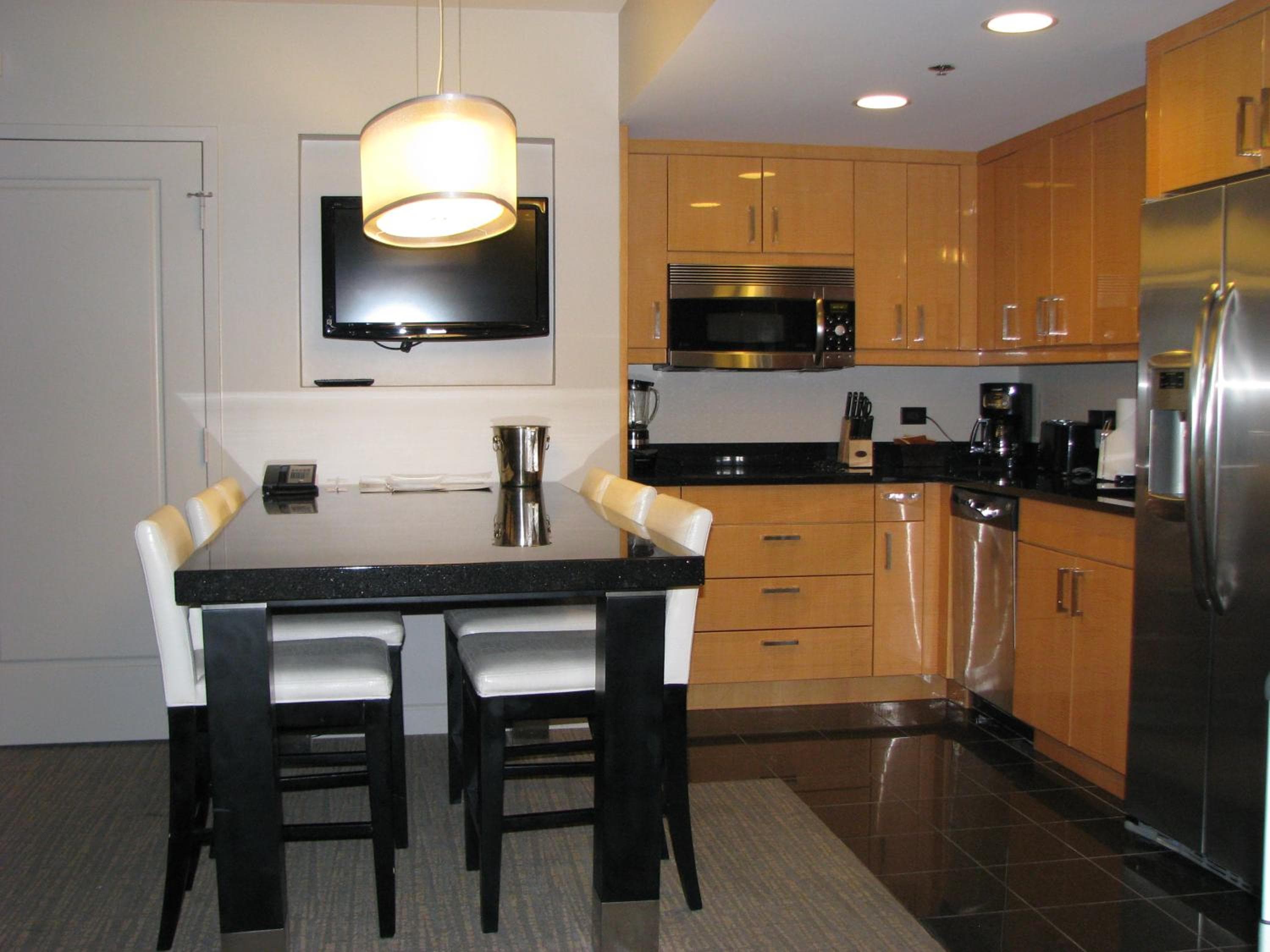 Suites at Elara Las Vegas Center Strip-No Resort Fees — 2