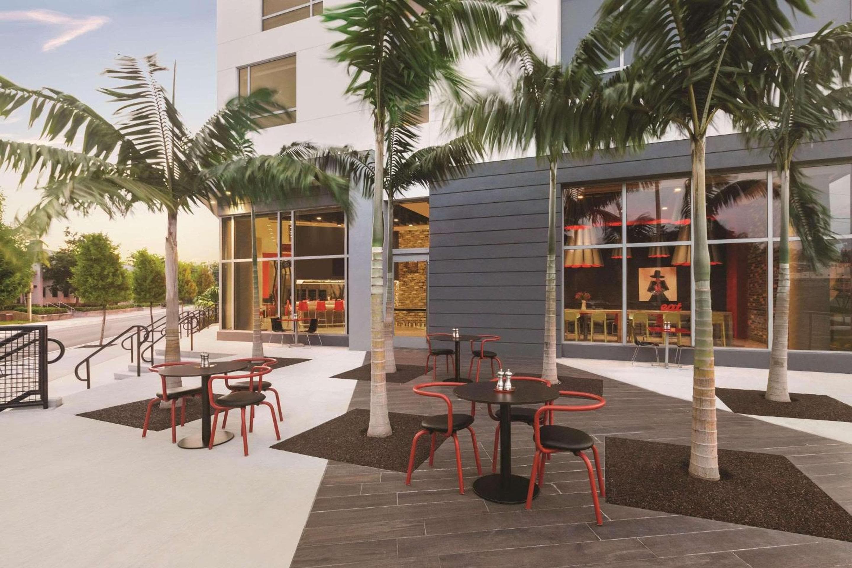 Kompose Boutique Hotel Miami Flughafen — 26