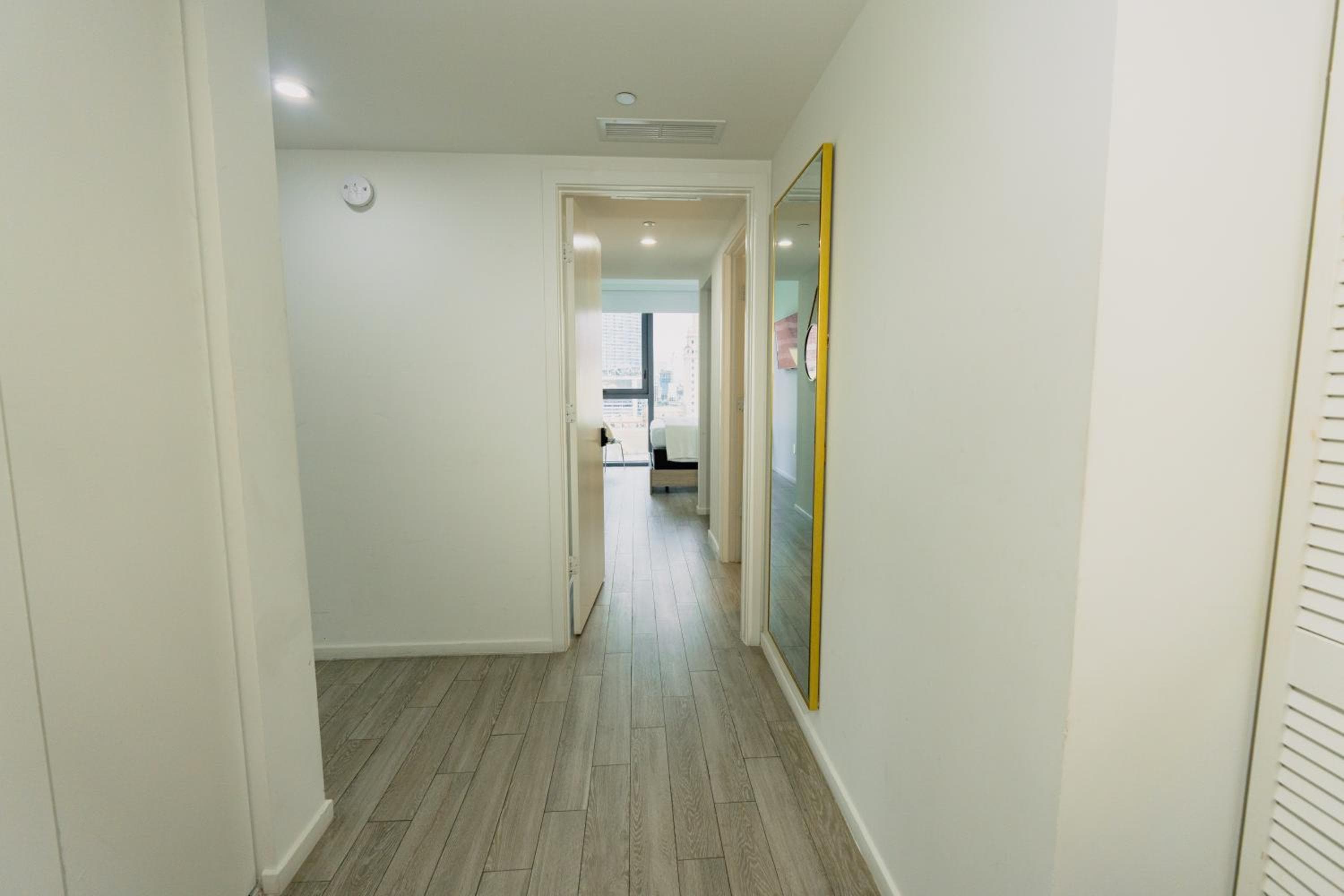 X Lounge II-Highline Corner Residence — 12