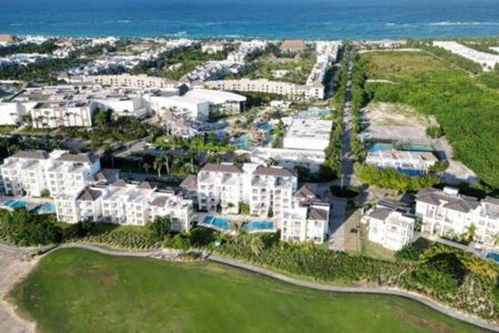Brand New beach and golf condo in Punta Cana — 1