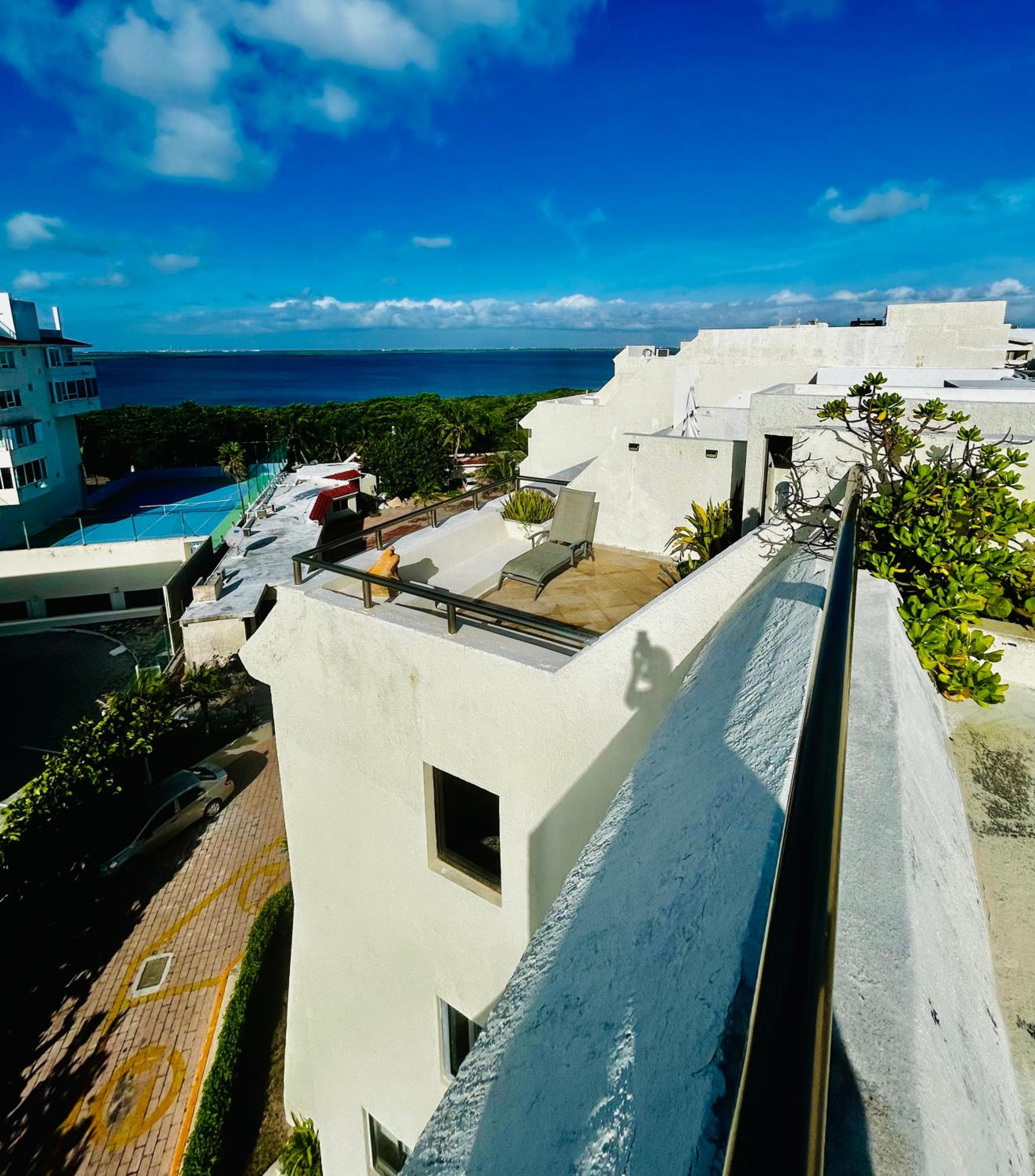 Solymar Beach Condos — 4