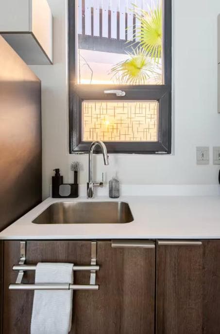 "Tropical Vibe" - Jet Tub - Filtered Water - 2 Free Beach Clubs — 27