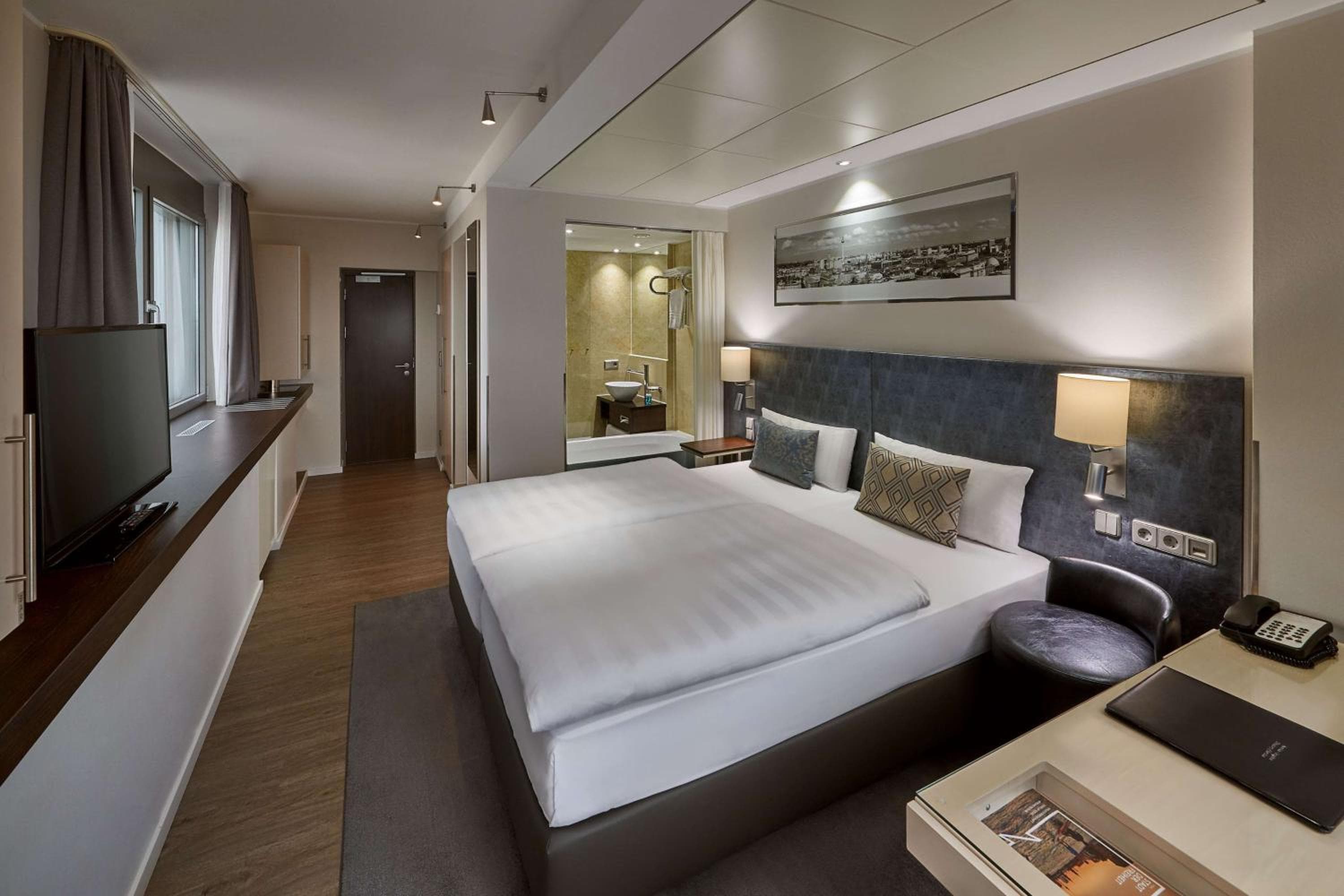 Park Inn by Radisson Berlin Alexanderplatz hotel, Alexanderplatz 7, Berlin, Germany — photo 17